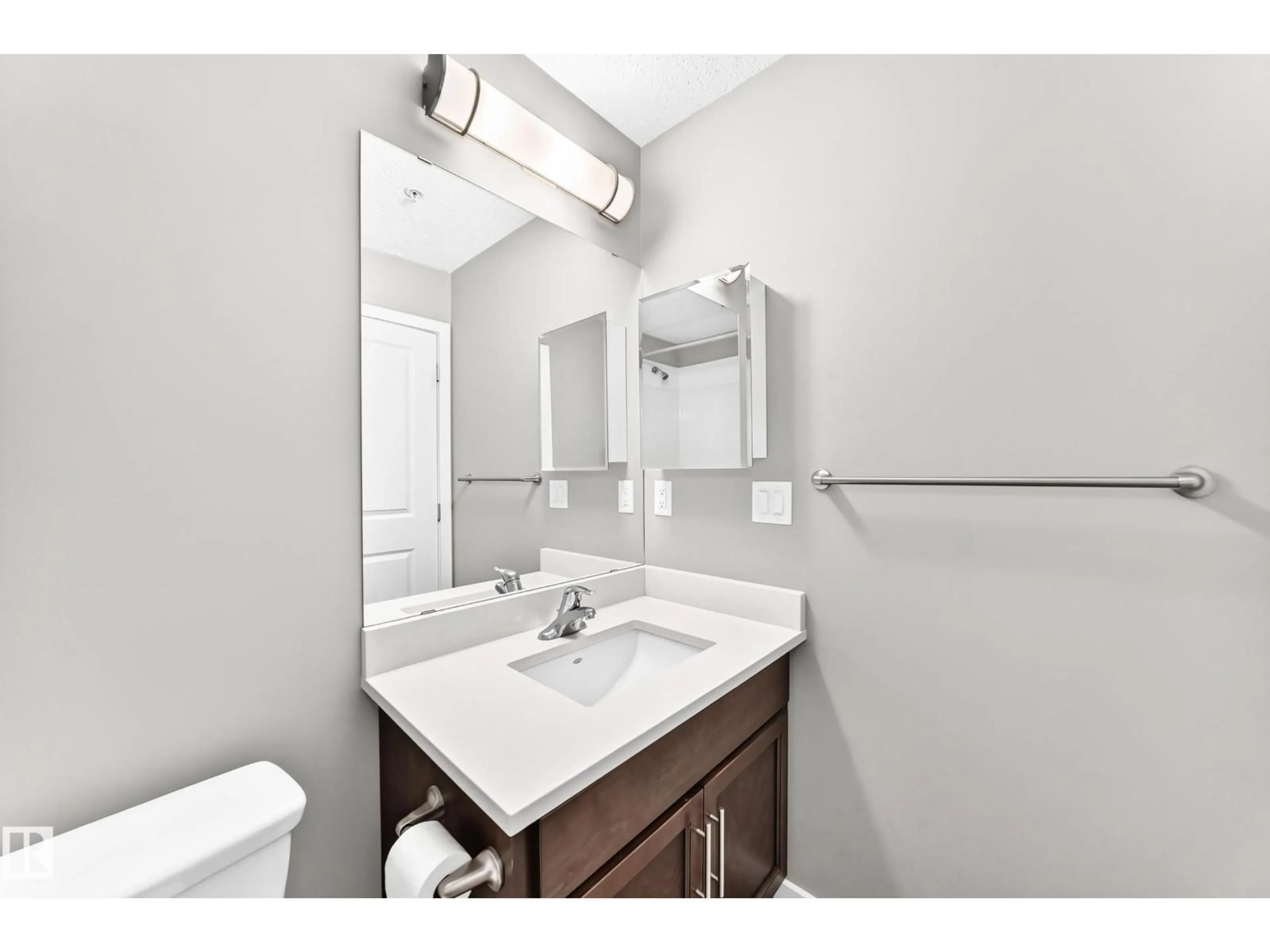 Standard bathroom, unknown for 322 EBBERS BV, Edmonton Alberta T5Y3W2