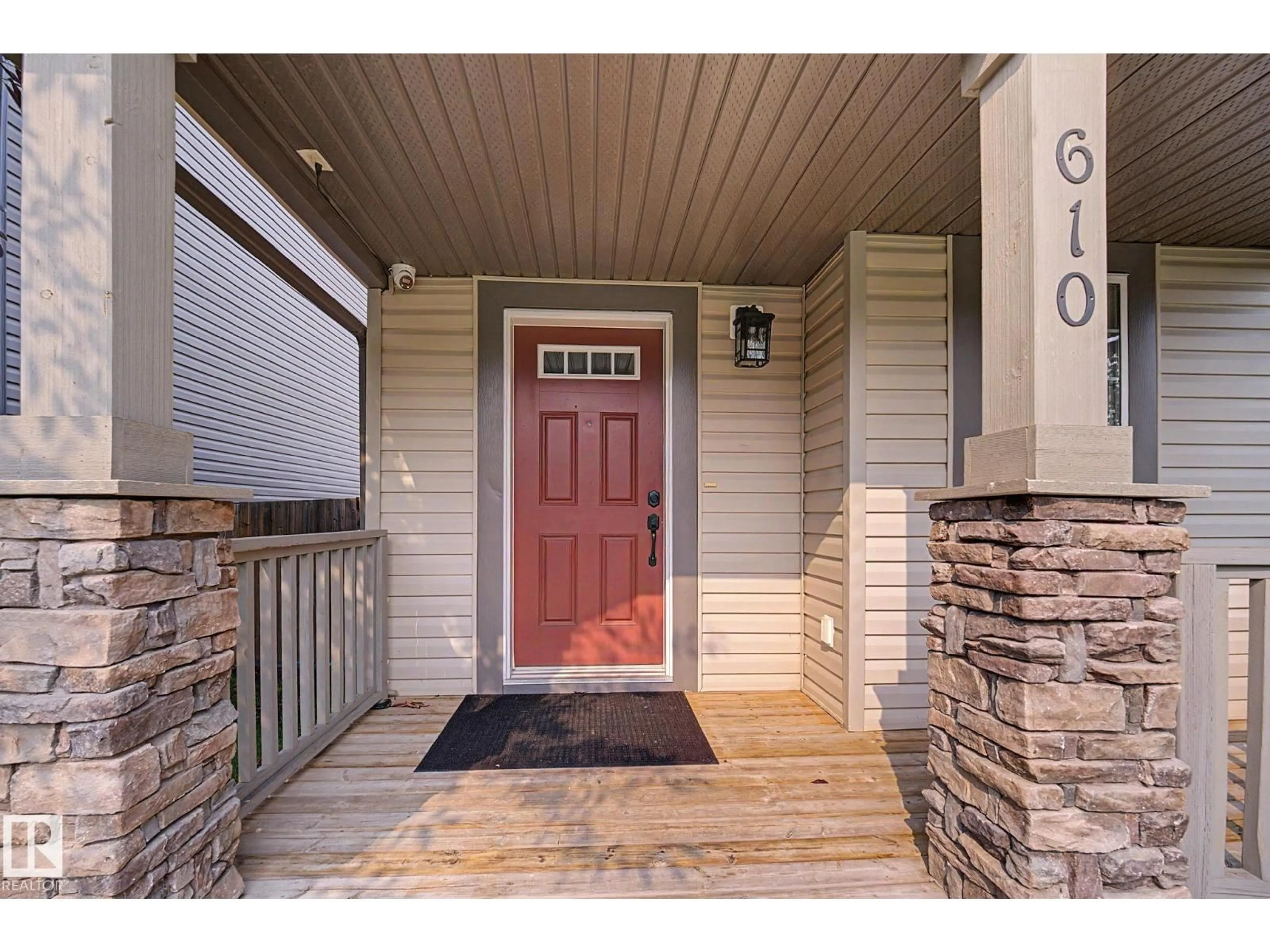 Indoor entryway for NW - 610 MCDONOUGH LINK LI, Edmonton Alberta T5Y0M8