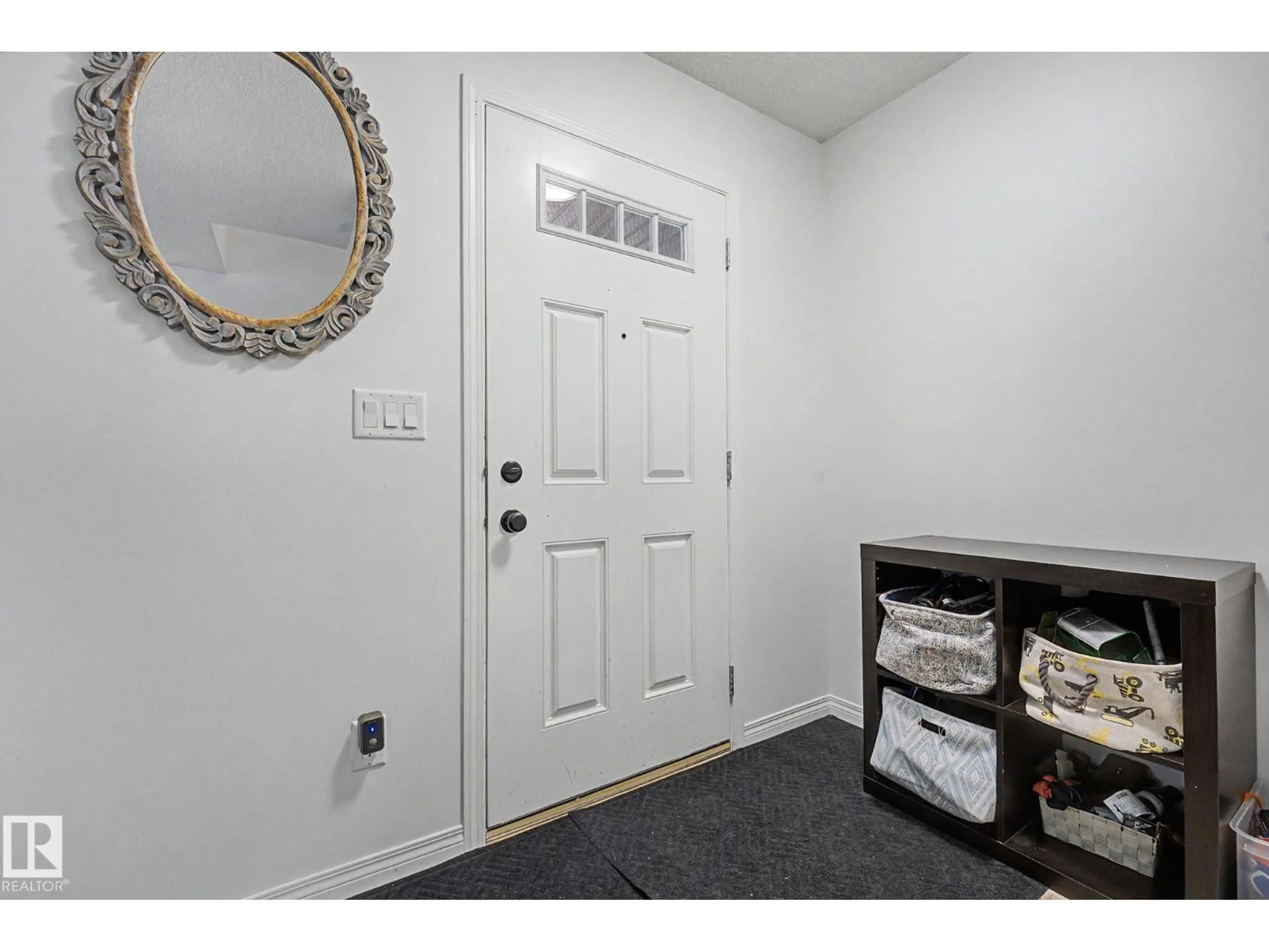 Indoor entryway for NW - 610 MCDONOUGH LINK LI, Edmonton Alberta T5Y0M8