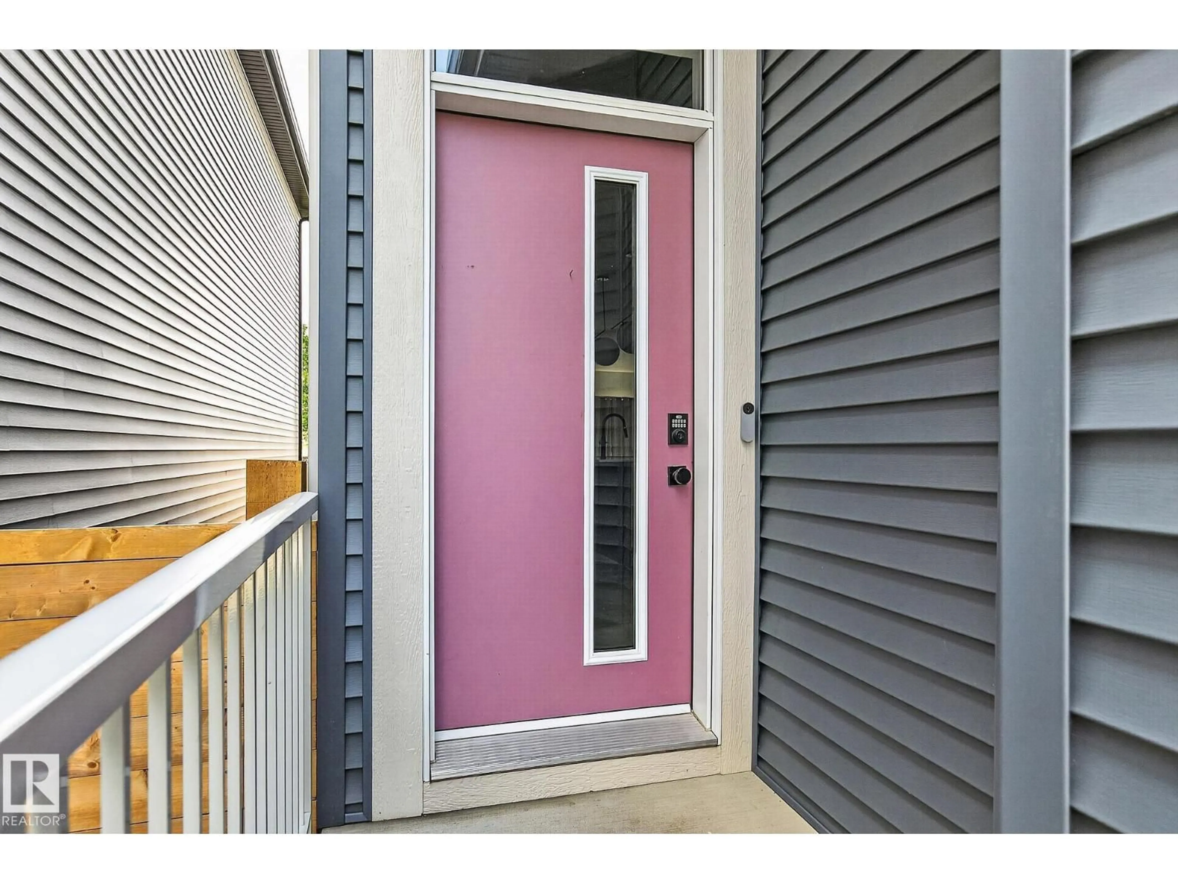 Indoor entryway for 55 ELSINORE PL, Edmonton Alberta T5X0M6
