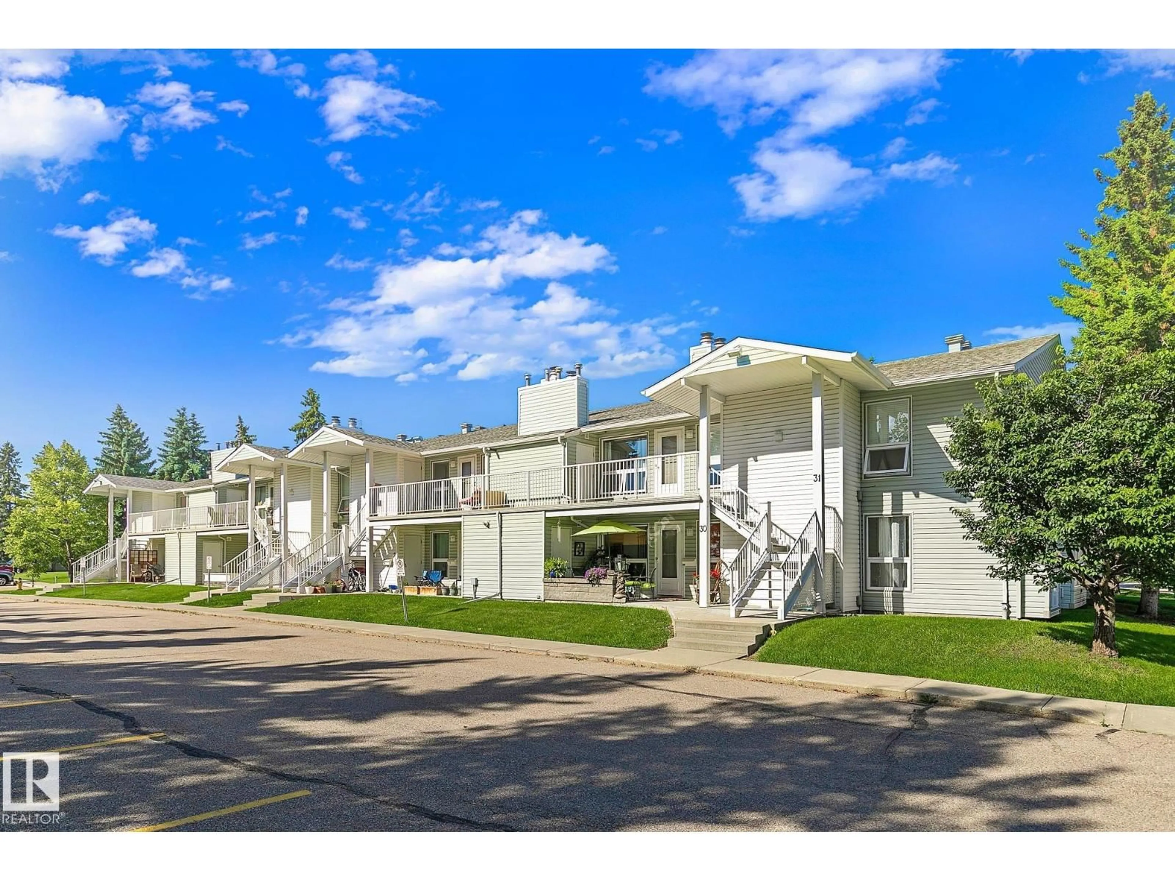 Patio, mountain view for 29 2115 118 ST NW, Edmonton Alberta T6J5N1