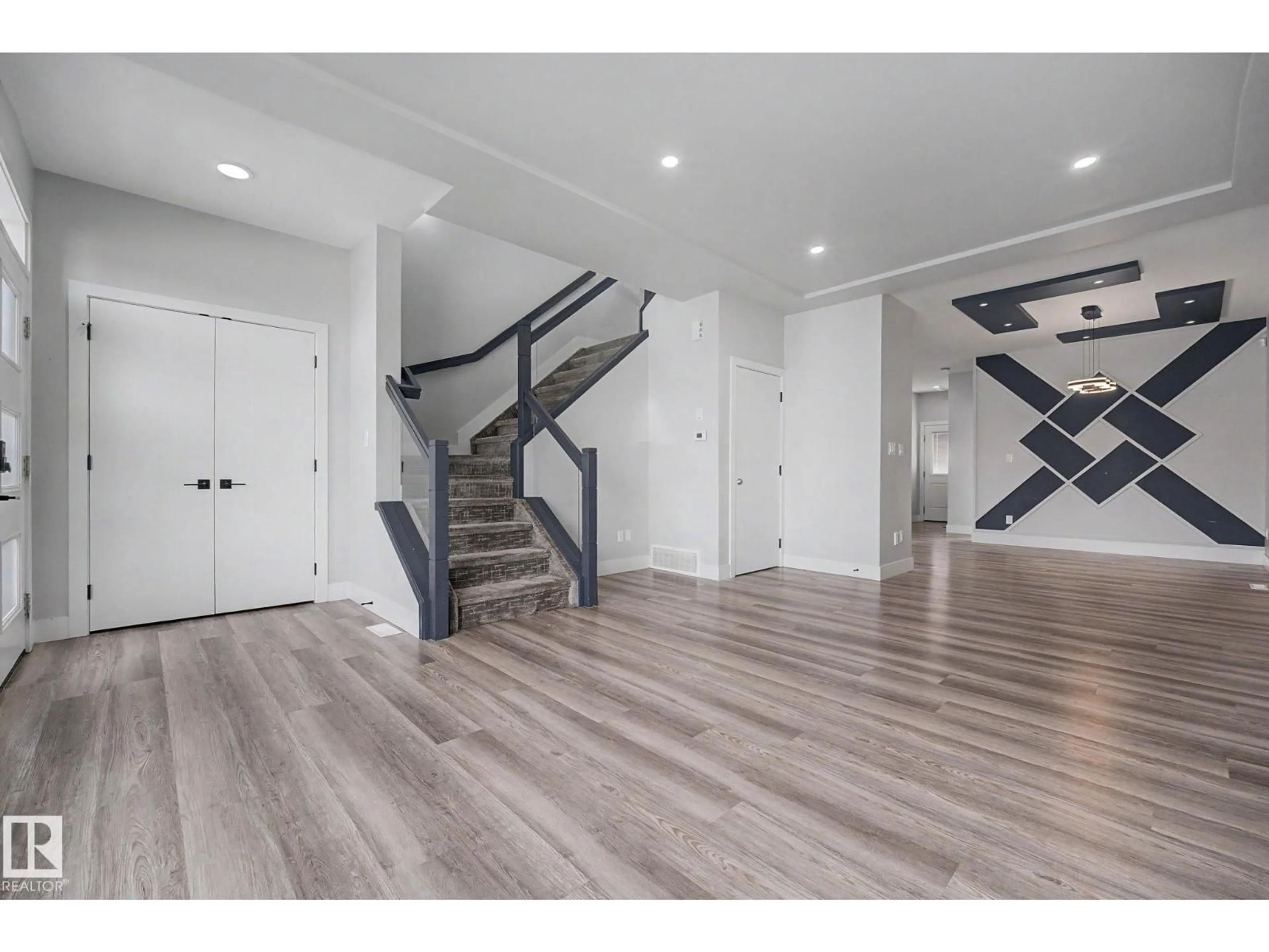Indoor entryway for NW - 10333 157 ST, Edmonton Alberta T5P2V4