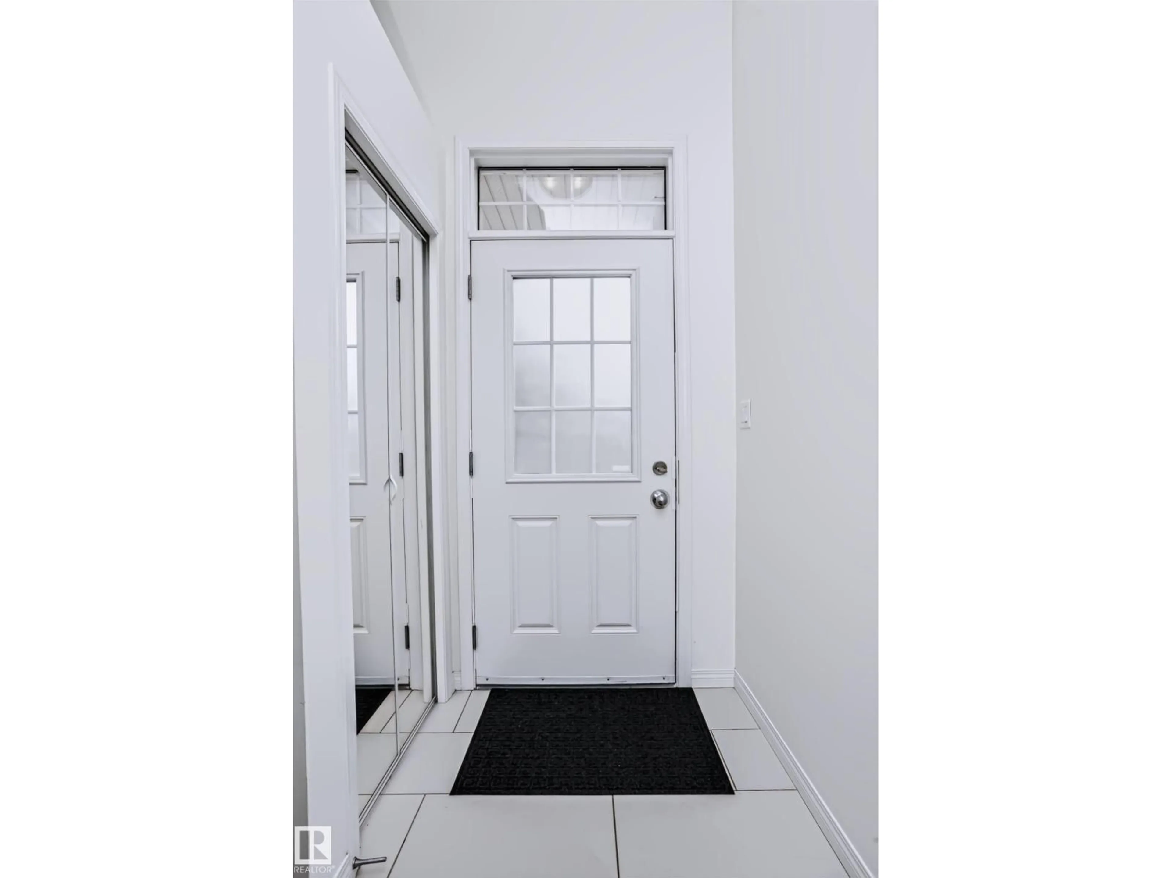 Indoor entryway for #43 - 4850 TERWILLEGAR CM, Edmonton Alberta T6R0T6