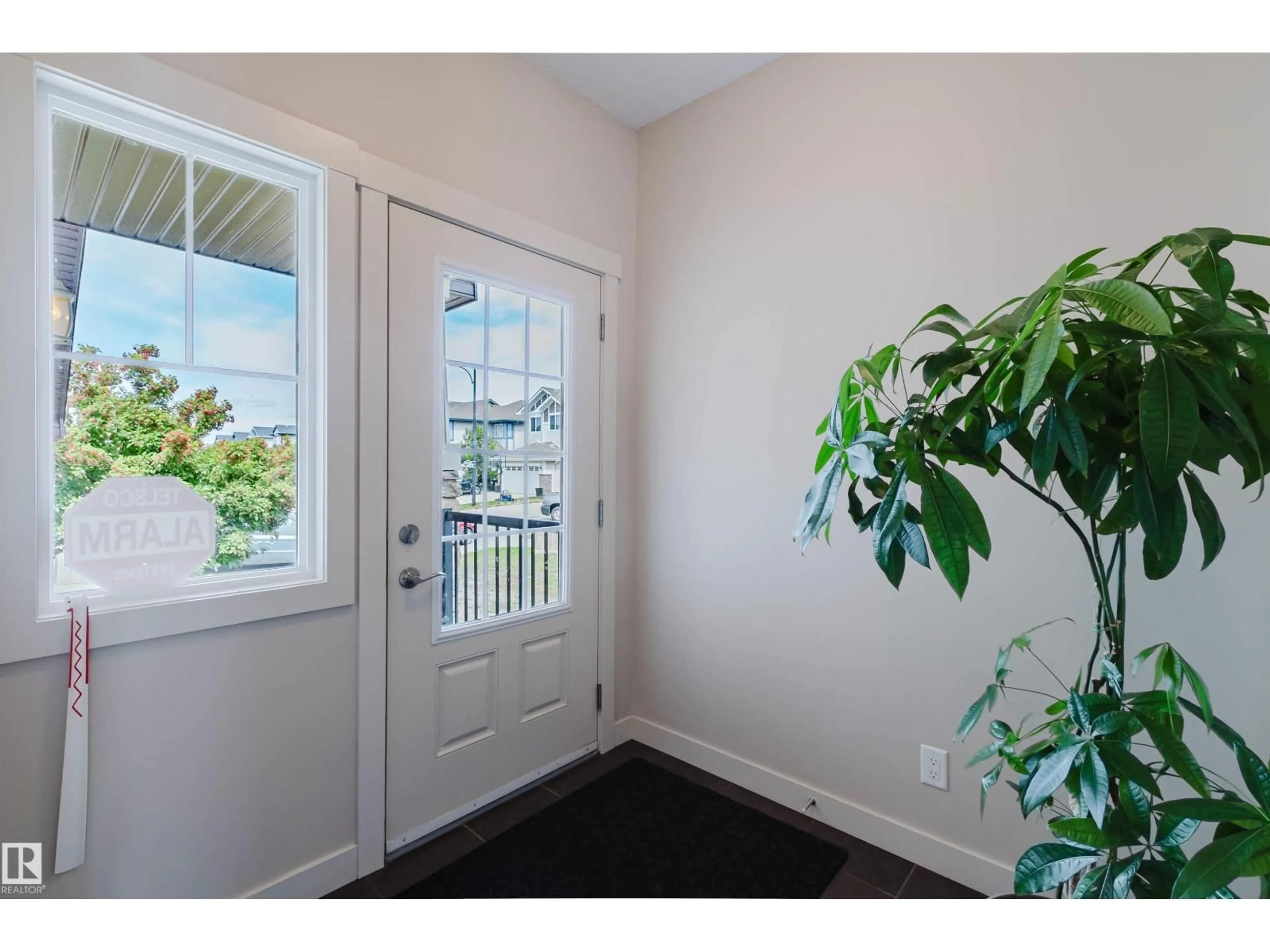 Indoor entryway for SW - 3843 AGAR GR, Edmonton Alberta T6W0W9
