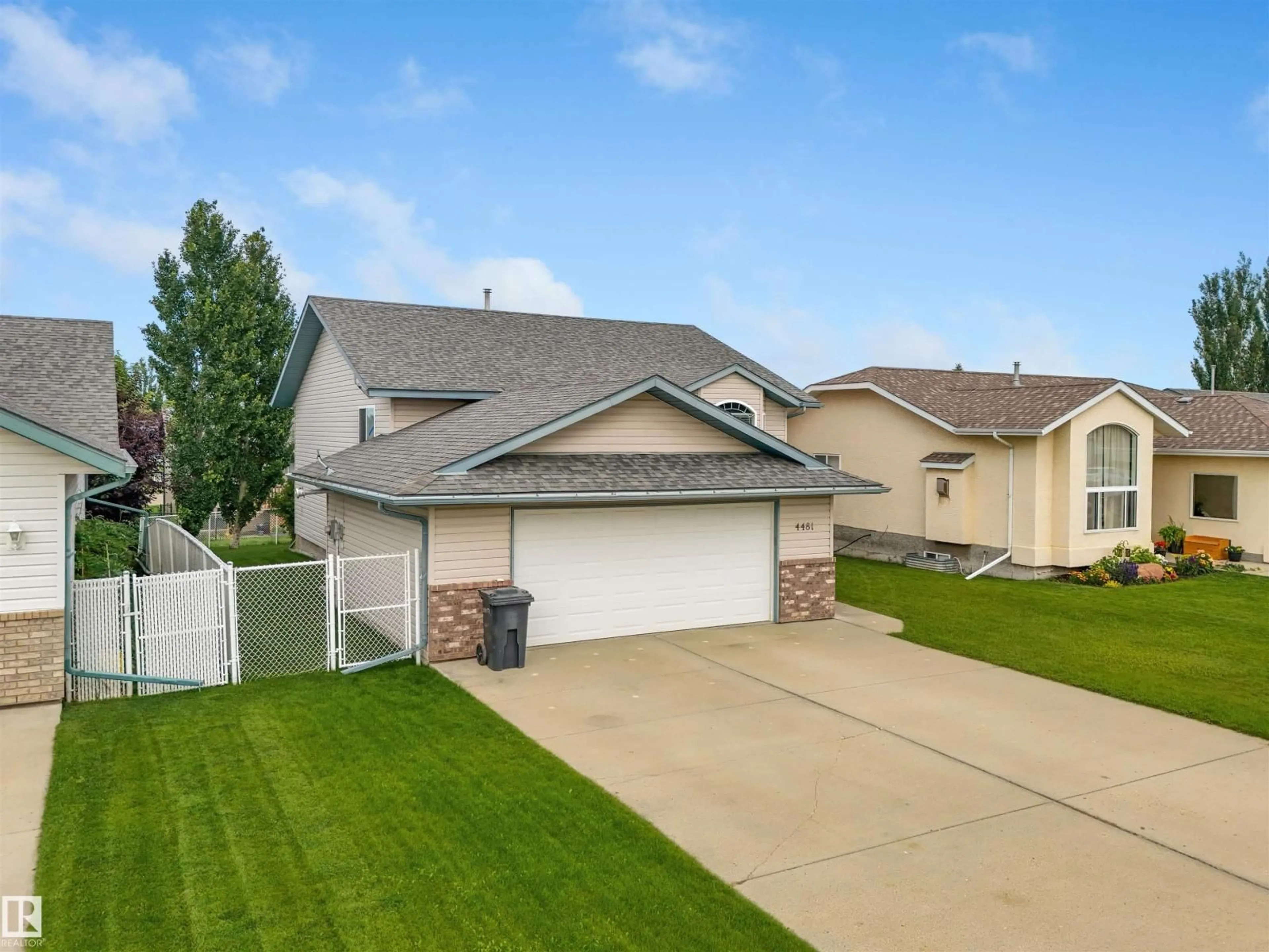 A pic from outside/outdoor area/front of a property/back of a property/a pic from drone, water/lake/river/ocean view for 4481 BECKETT RD, Drayton Valley Alberta T7A1T6