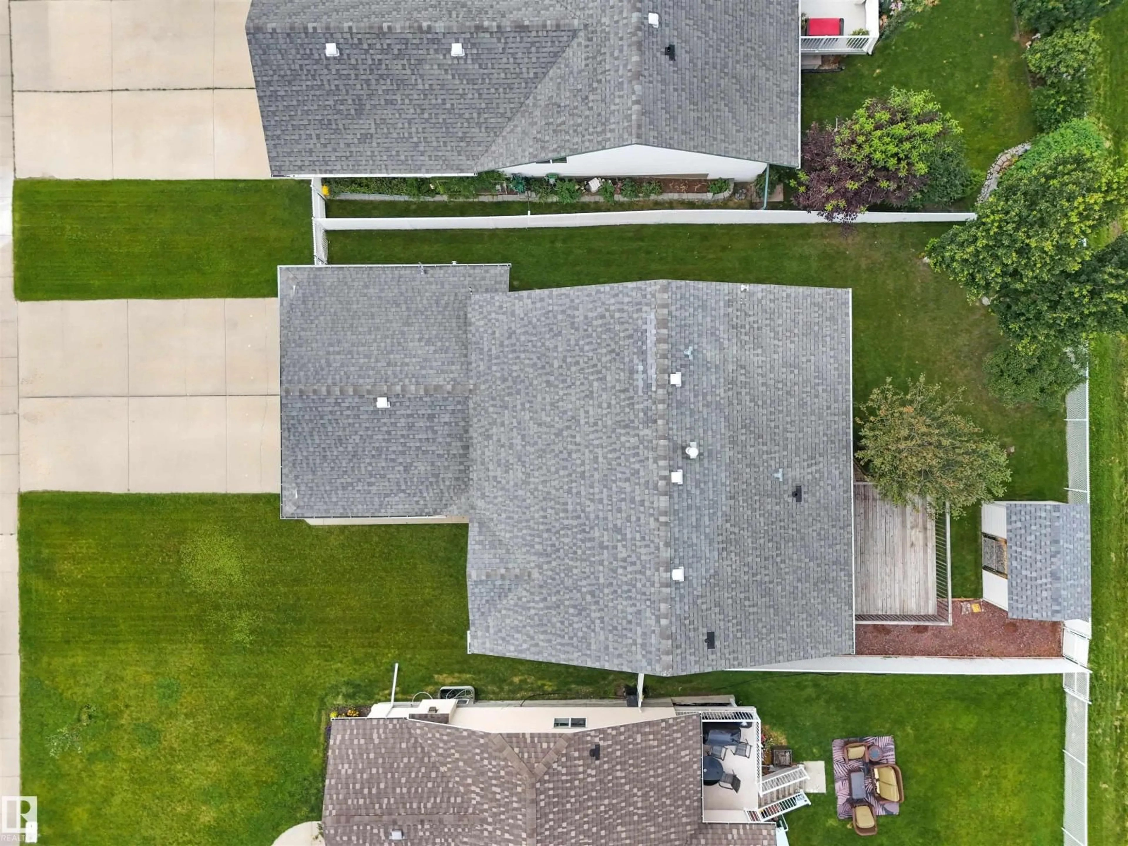 A pic from outside/outdoor area/front of a property/back of a property/a pic from drone, street for 4481 BECKETT RD, Drayton Valley Alberta T7A1T6