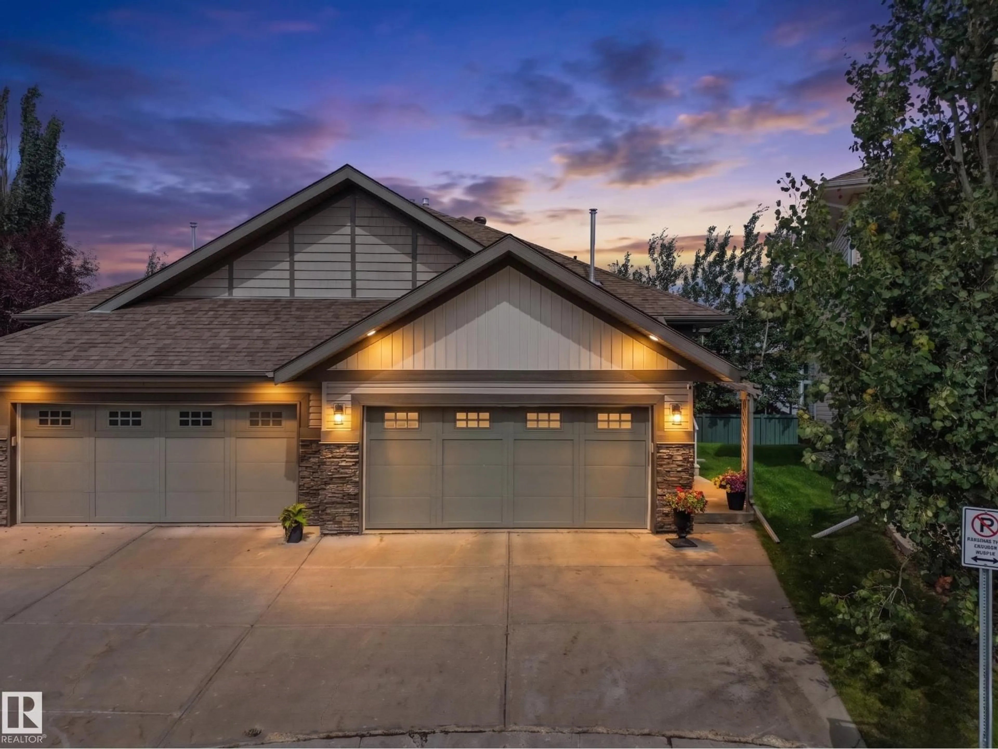 Indoor garage for #16 - 1901 126 ST, Edmonton Alberta T6W0R9