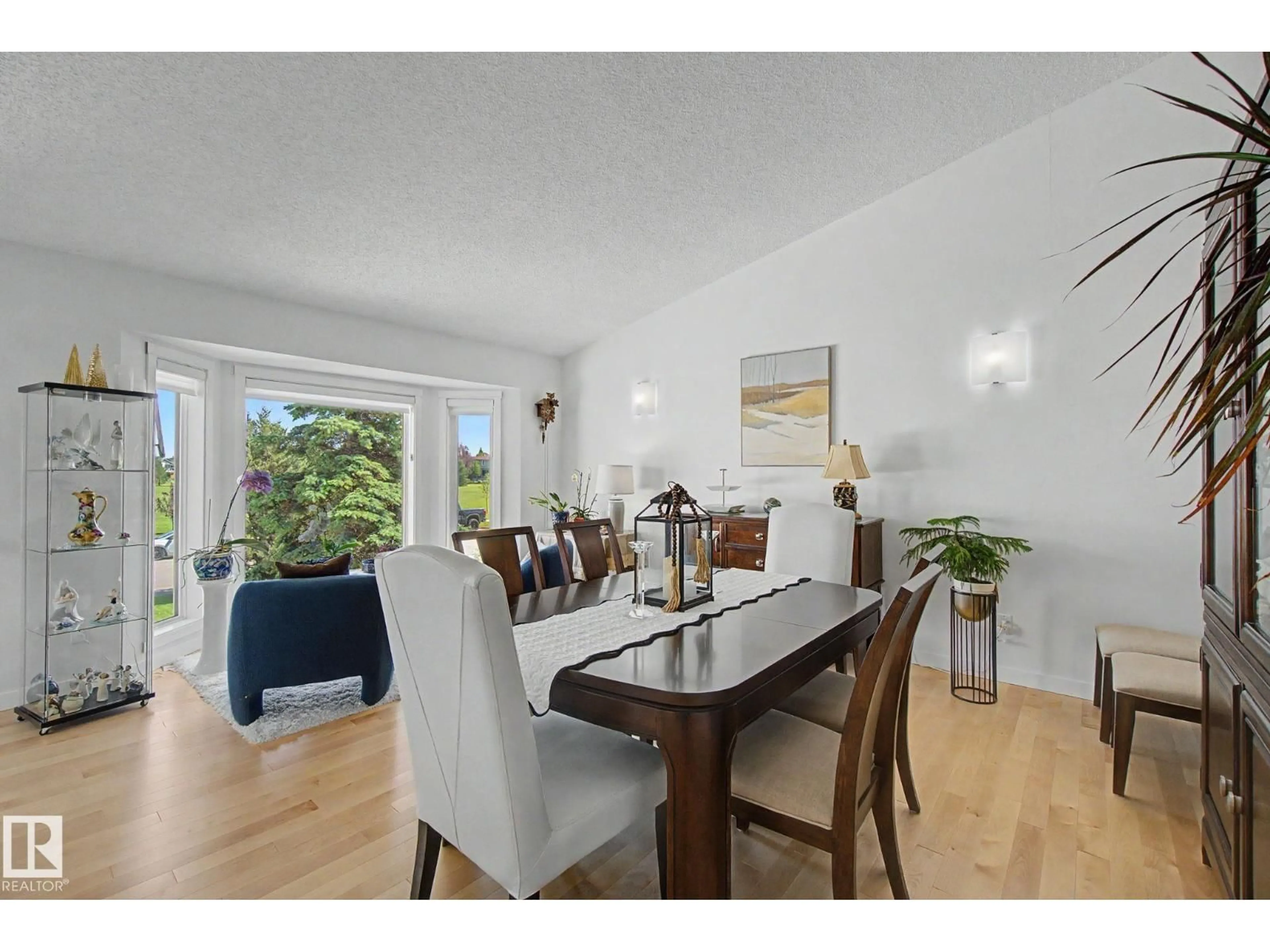Dining room, wood/laminate floor for 32 FAIRWAY DR, Spruce Grove Alberta T7X3K3
