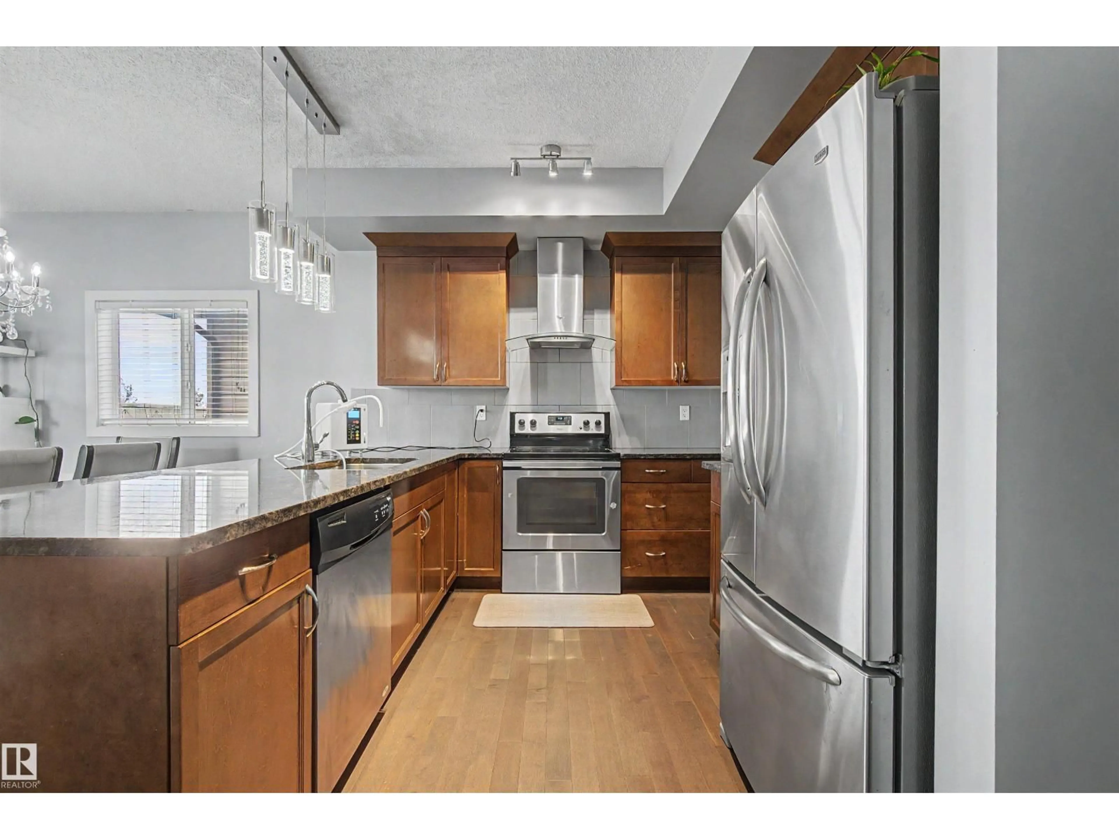 Standard kitchen, unknown for 1602 CHAPMAN WY, Edmonton Alberta T6W0Z2