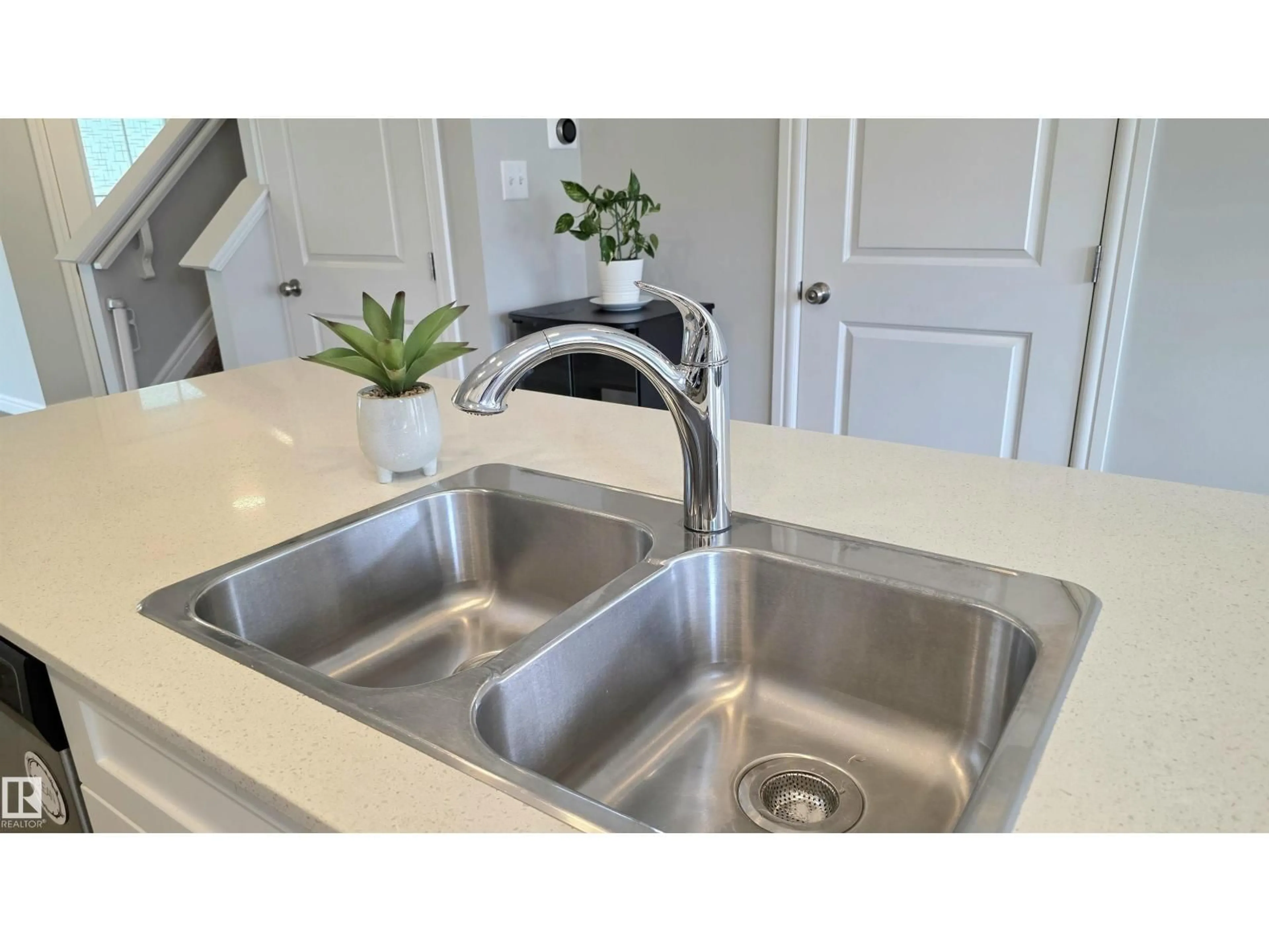 Unknown for 803 SECORD BV, Edmonton Alberta T5T7K2