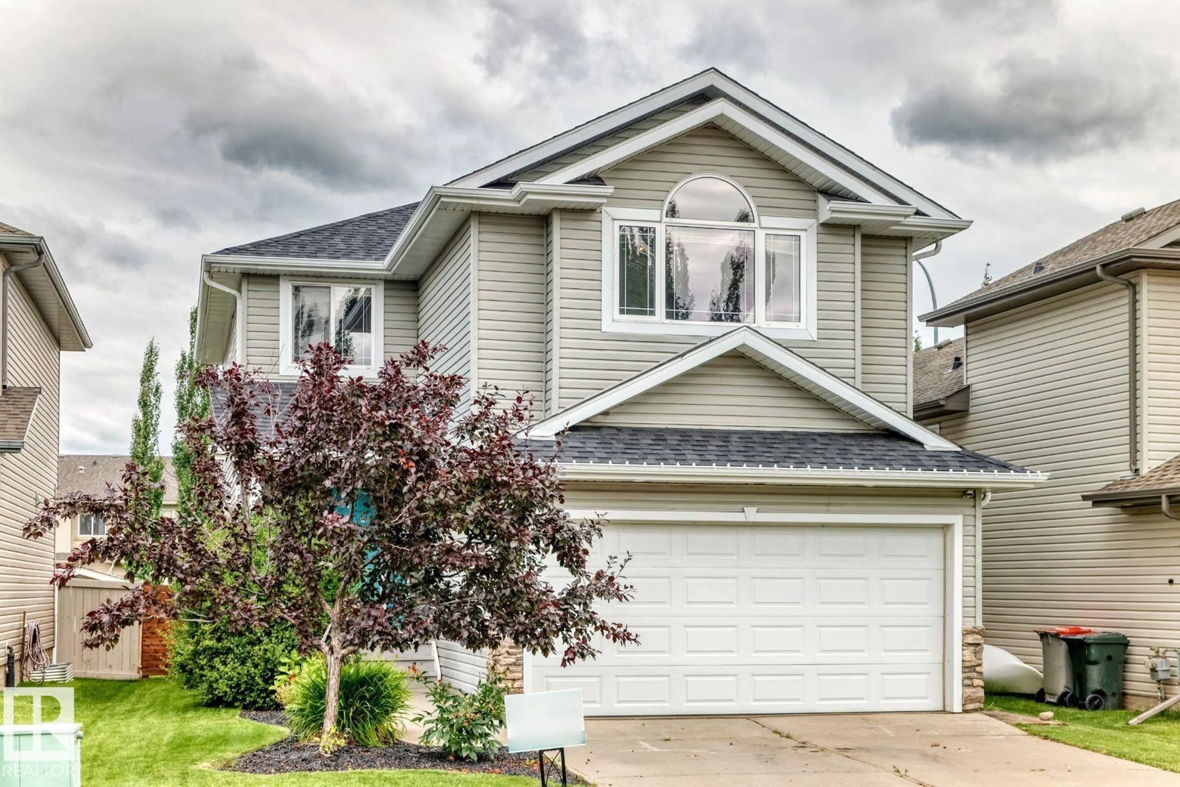 Home with vinyl exterior material, street for 217 SILVERSTONE CR, Stony Plain Alberta T7Z0E8