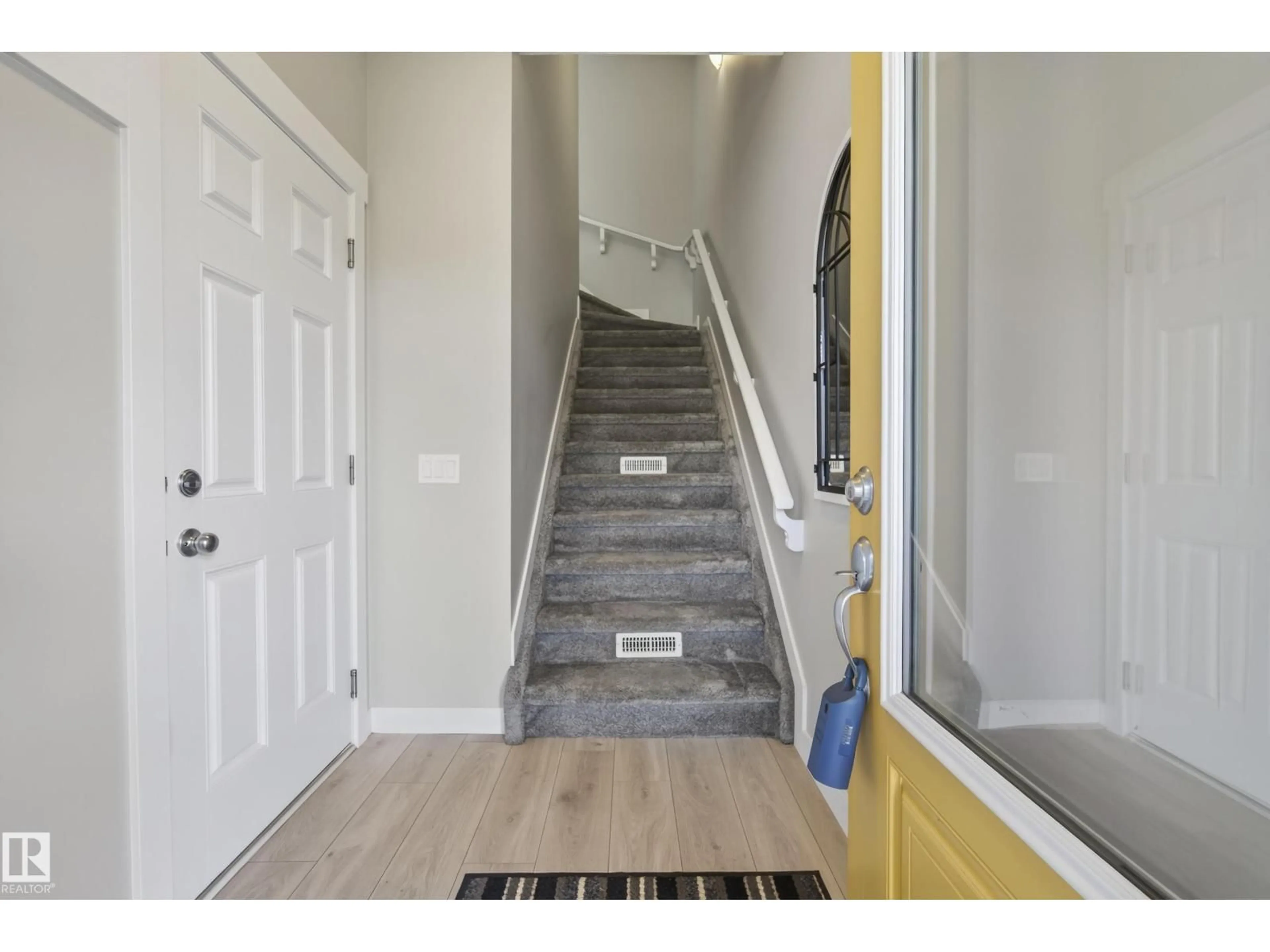 Indoor entryway for 45 JOYAL WY, St. Albert Alberta T8N7V6