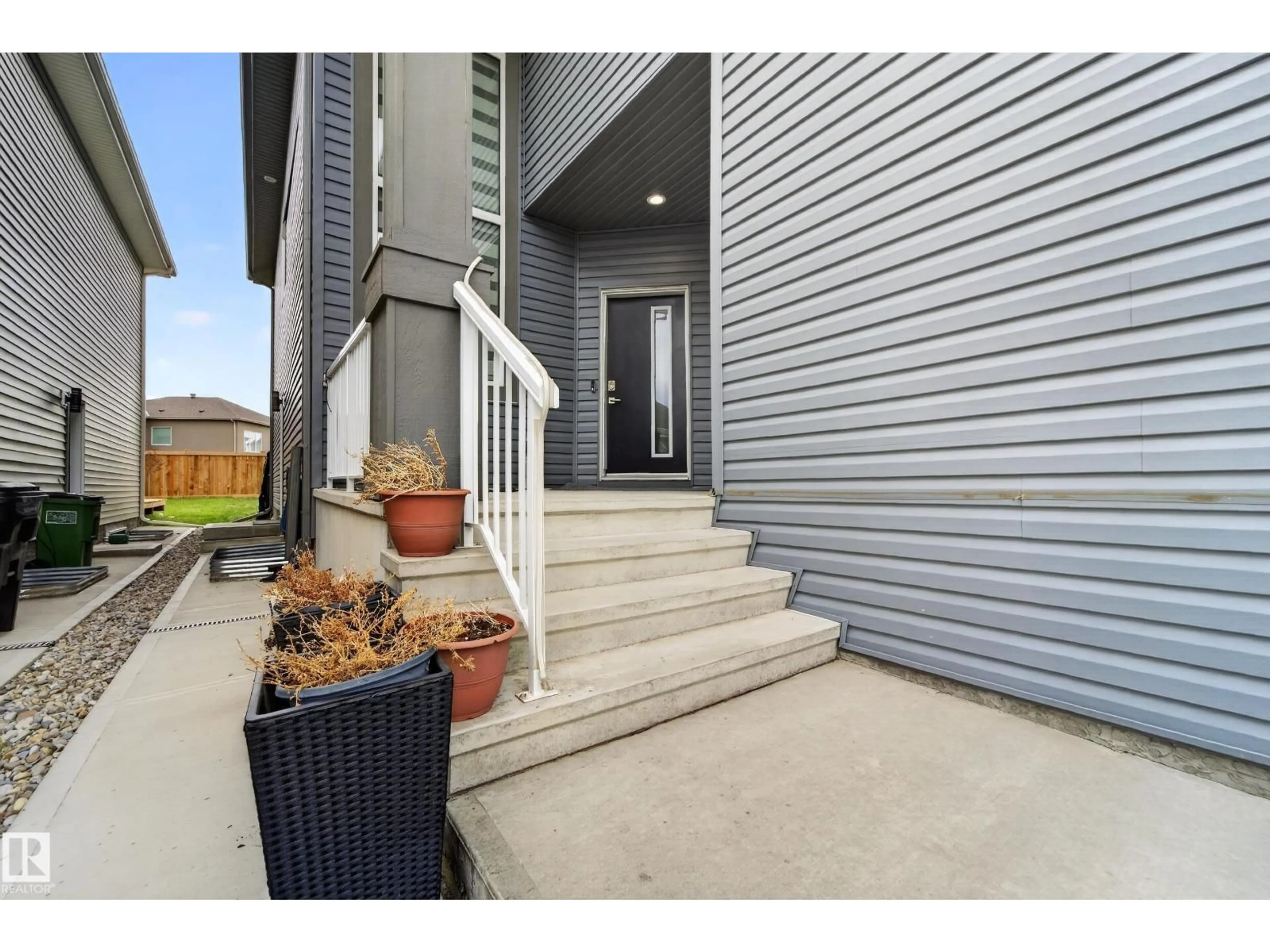 Unknown for NW - 1231 26 ST, Edmonton Alberta T6T2J9