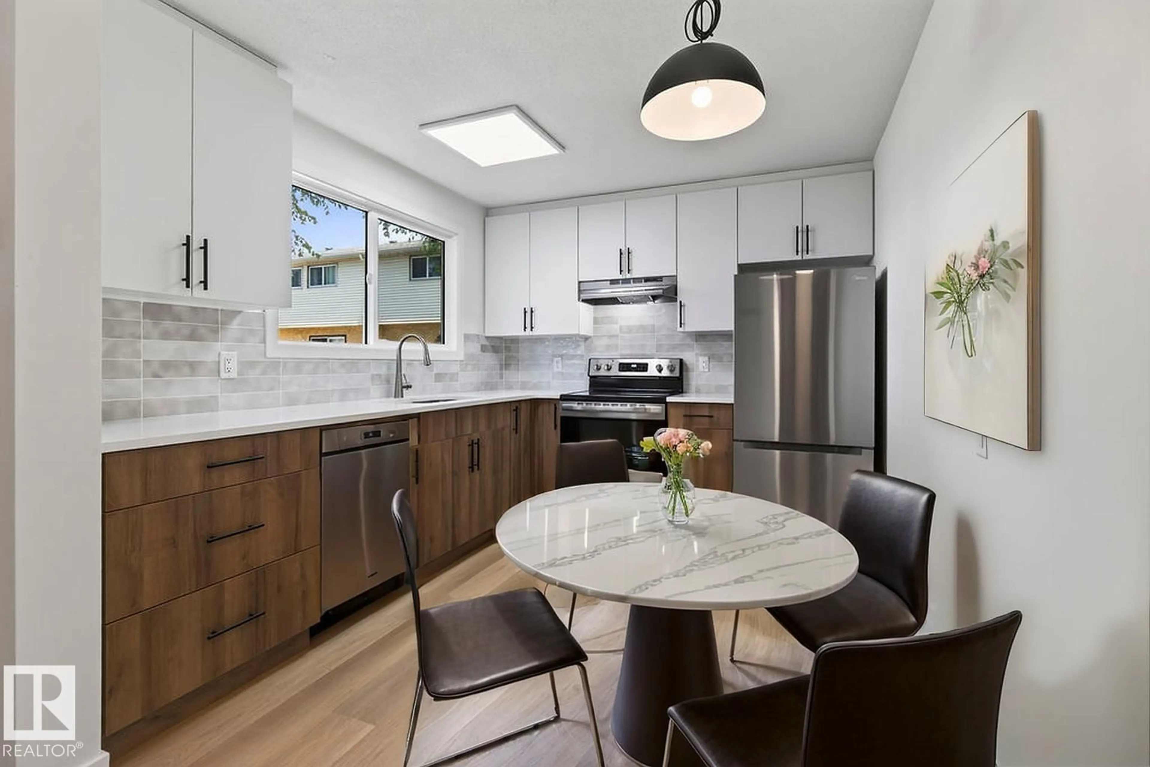 Open concept kitchen, ceramic/tile floor for 428 HERMITAGE RD, Edmonton Alberta T5A3K9