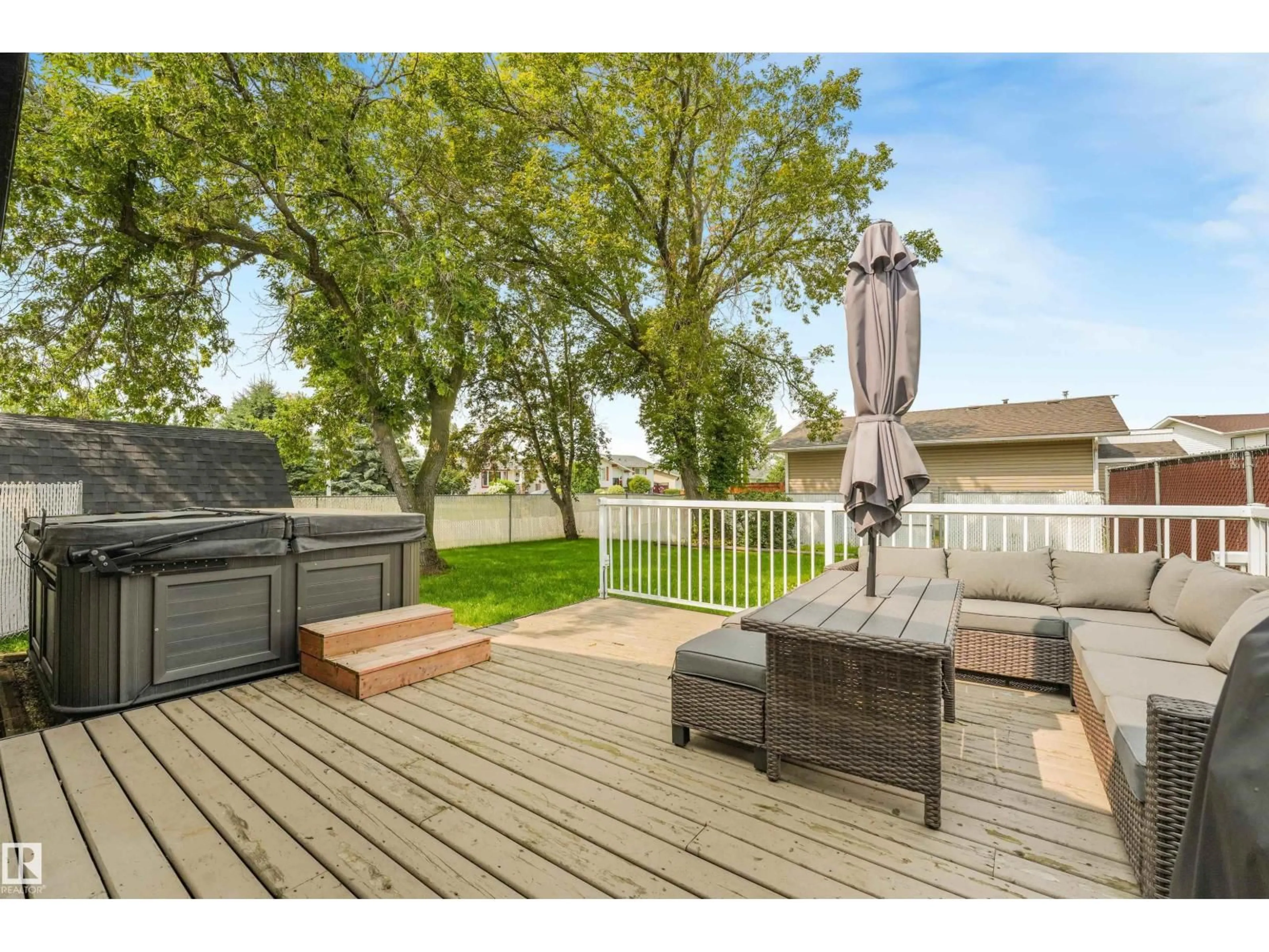 Patio, unknown for 141 CAMELOT AV, Leduc Alberta T9E4L2