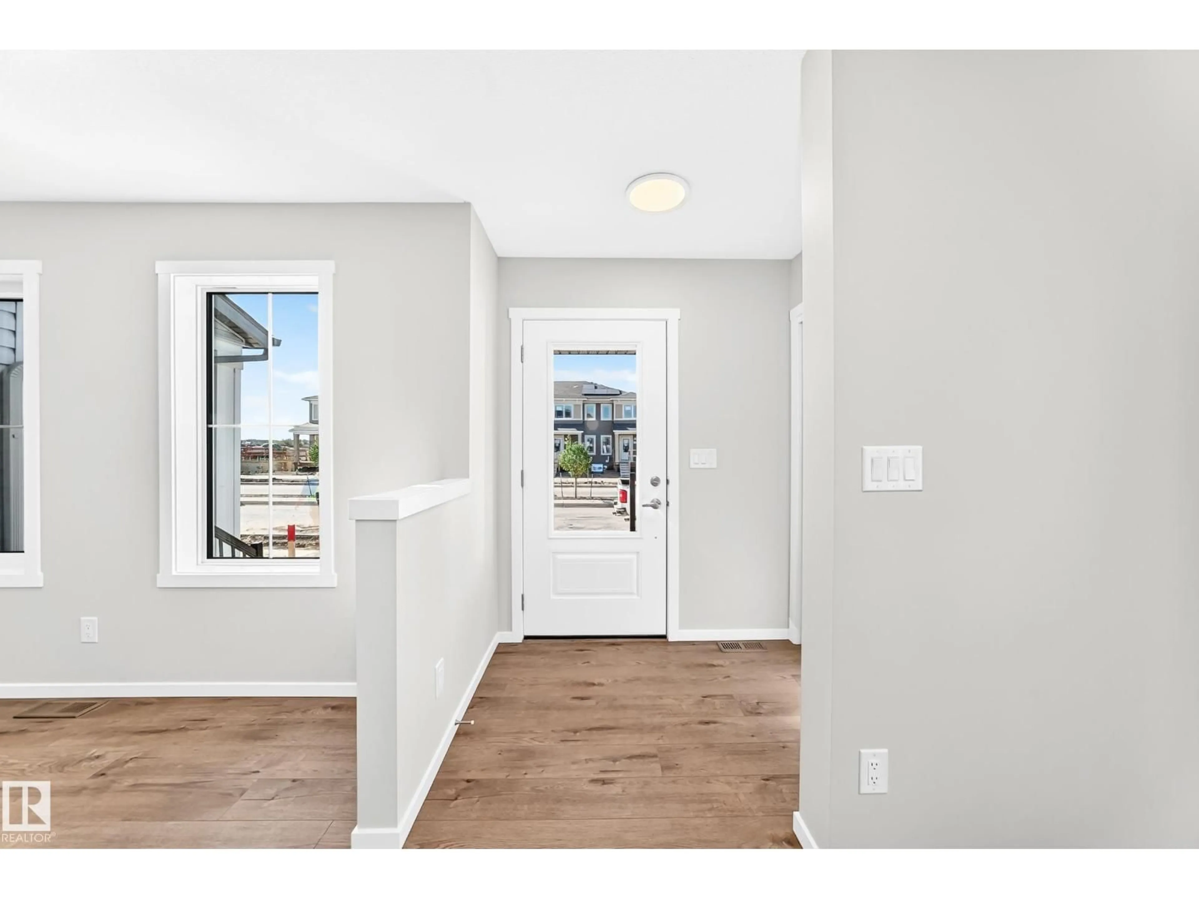 Indoor entryway for 1089 HEARTHSTONE BV, Sherwood Park Alberta T8H3B3
