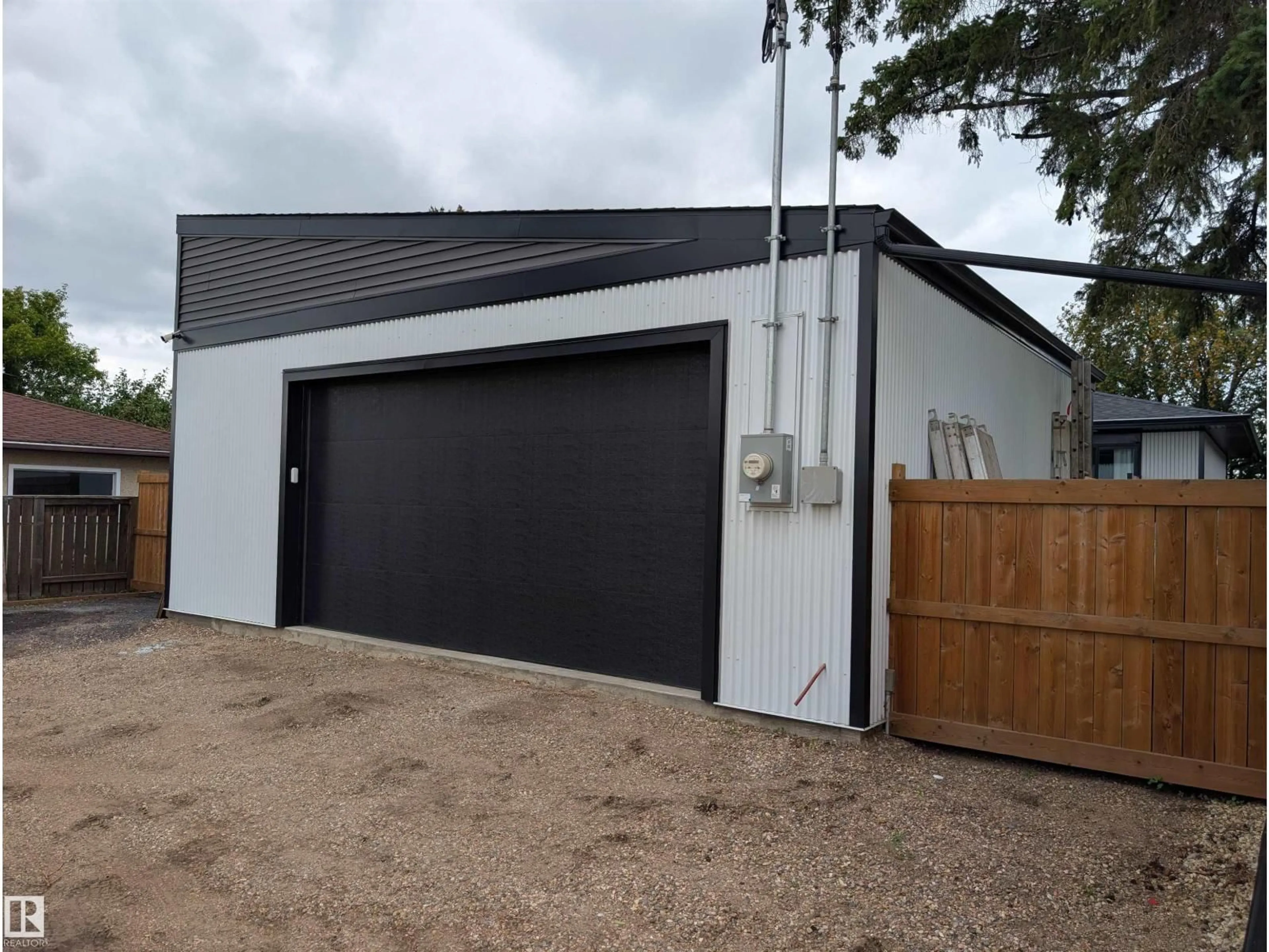 Indoor garage for 6115 95 AV, Edmonton Alberta T6B1A6