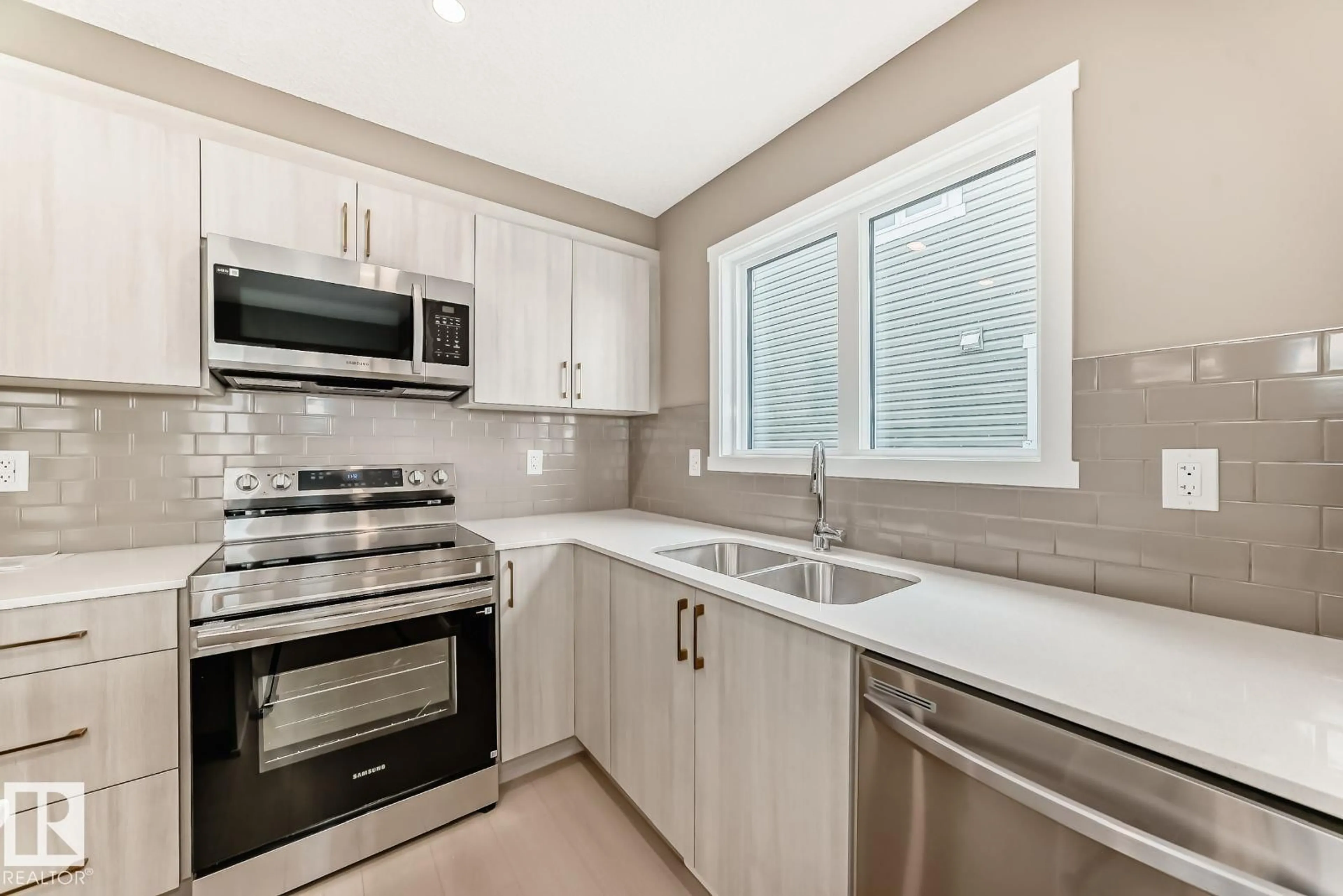 Unknown for 1214 STONESIDE RD, Sherwood Park Alberta T8H3A4