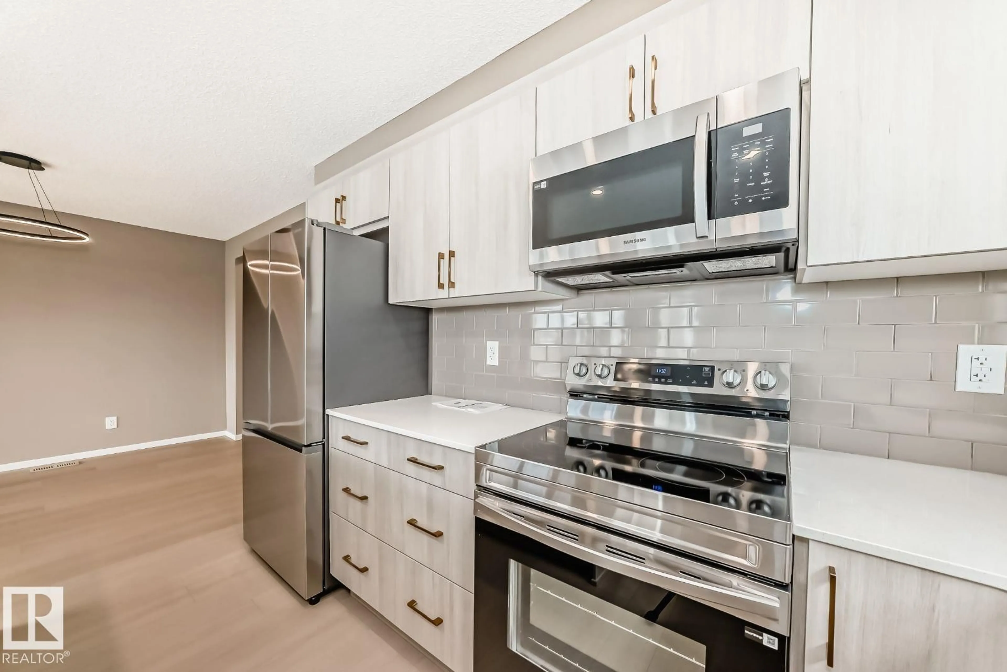 Standard kitchen, unknown for 1214 STONESIDE RD, Sherwood Park Alberta T8H3A4