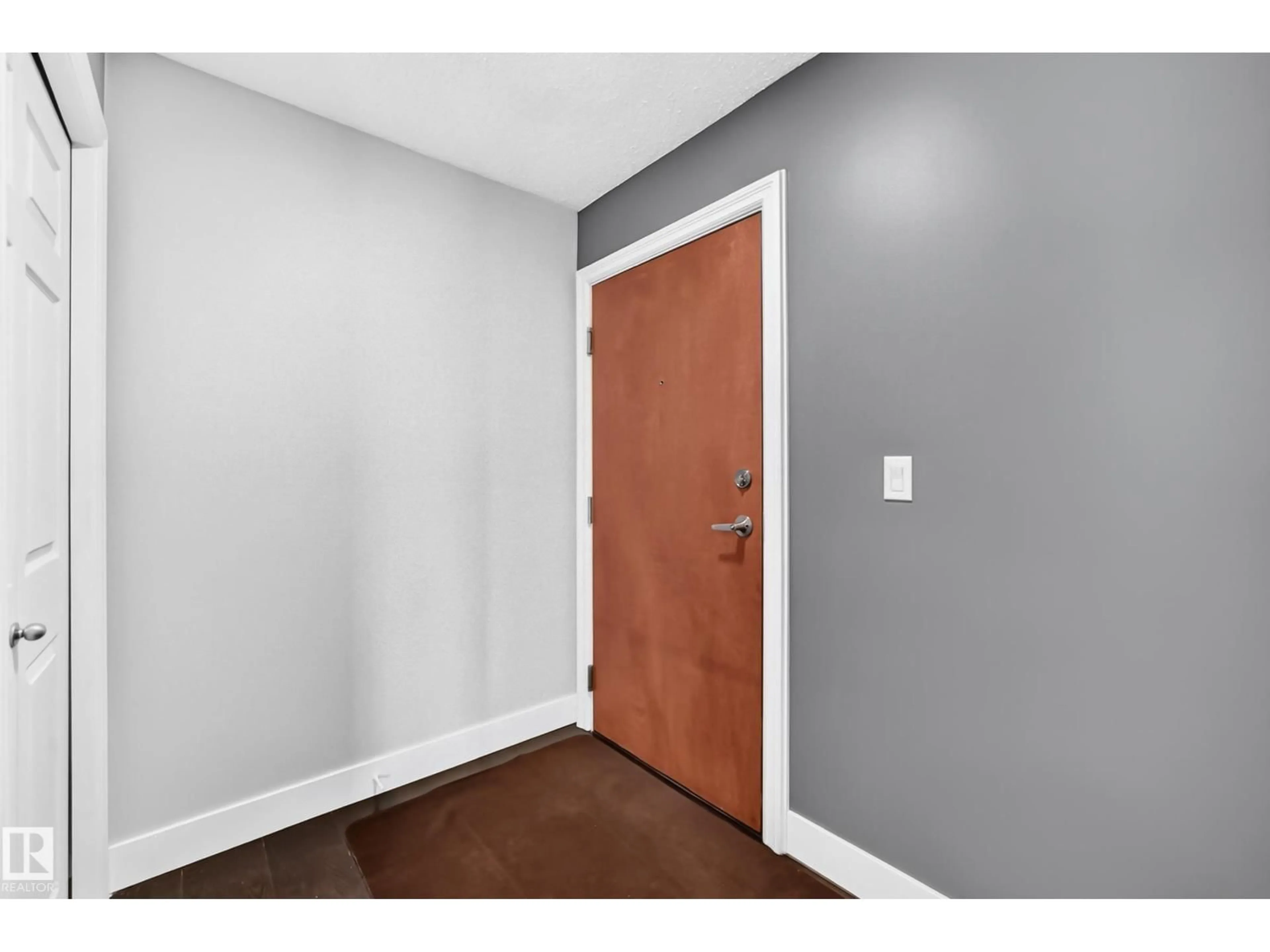 Indoor entryway for #301 - 13830 150 AV NW, Edmonton Alberta T6V1X2