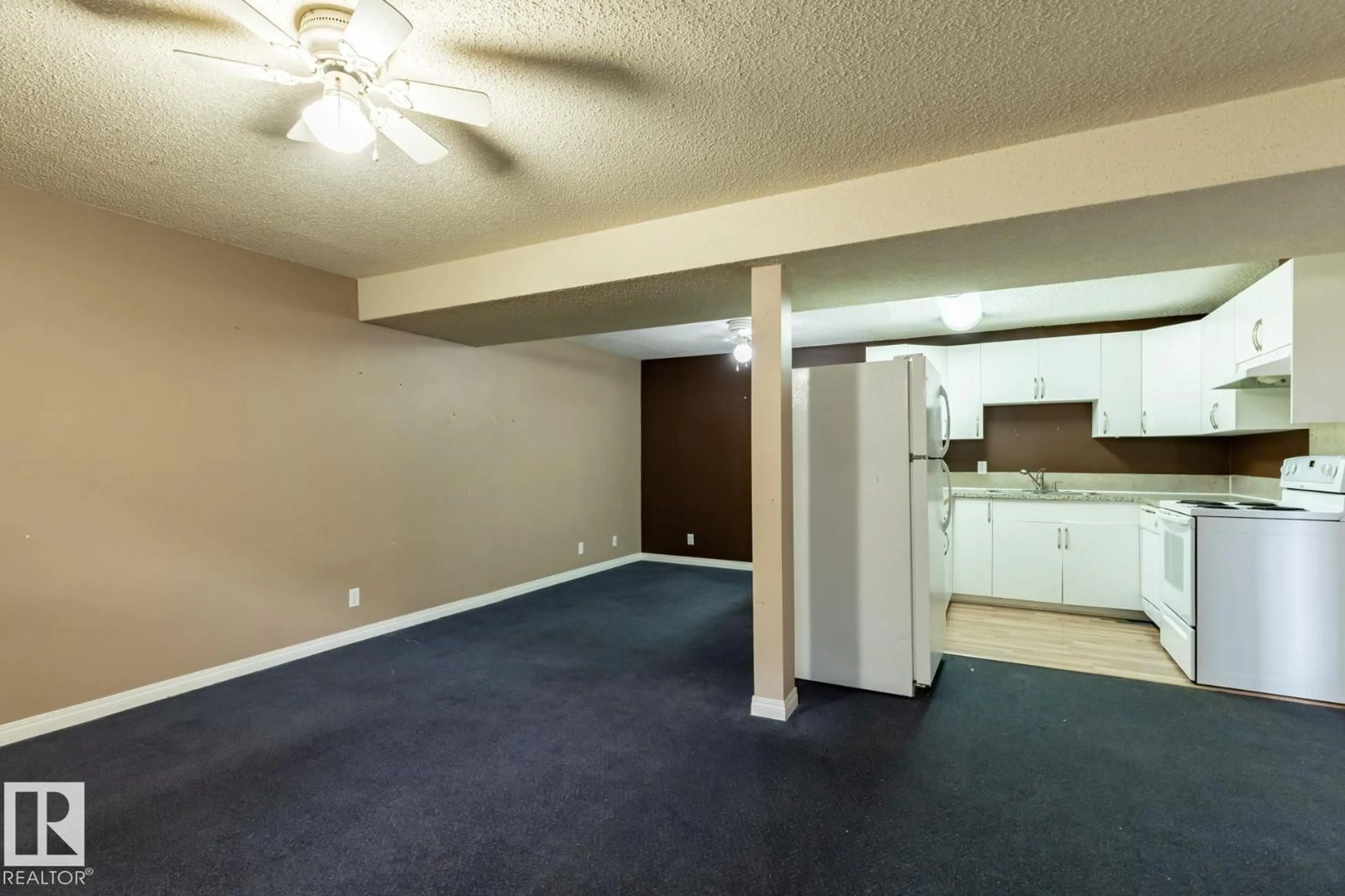 A pic of a room for 1035 LAKEWOOD RD, Edmonton Alberta T6K3B1