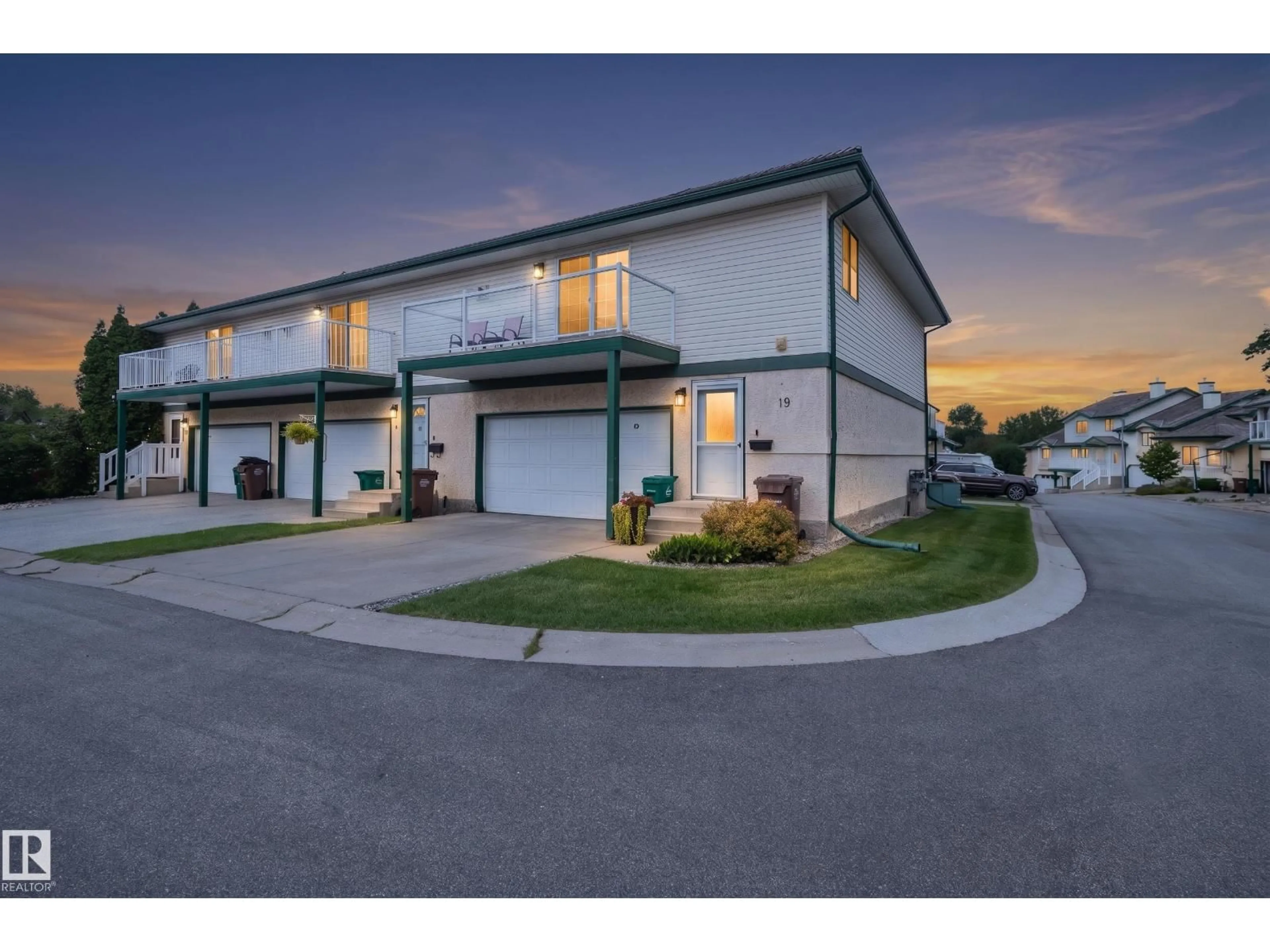 Unknown for 11 - 19 HUNCHAK WY, St. Albert Alberta T8N6P2