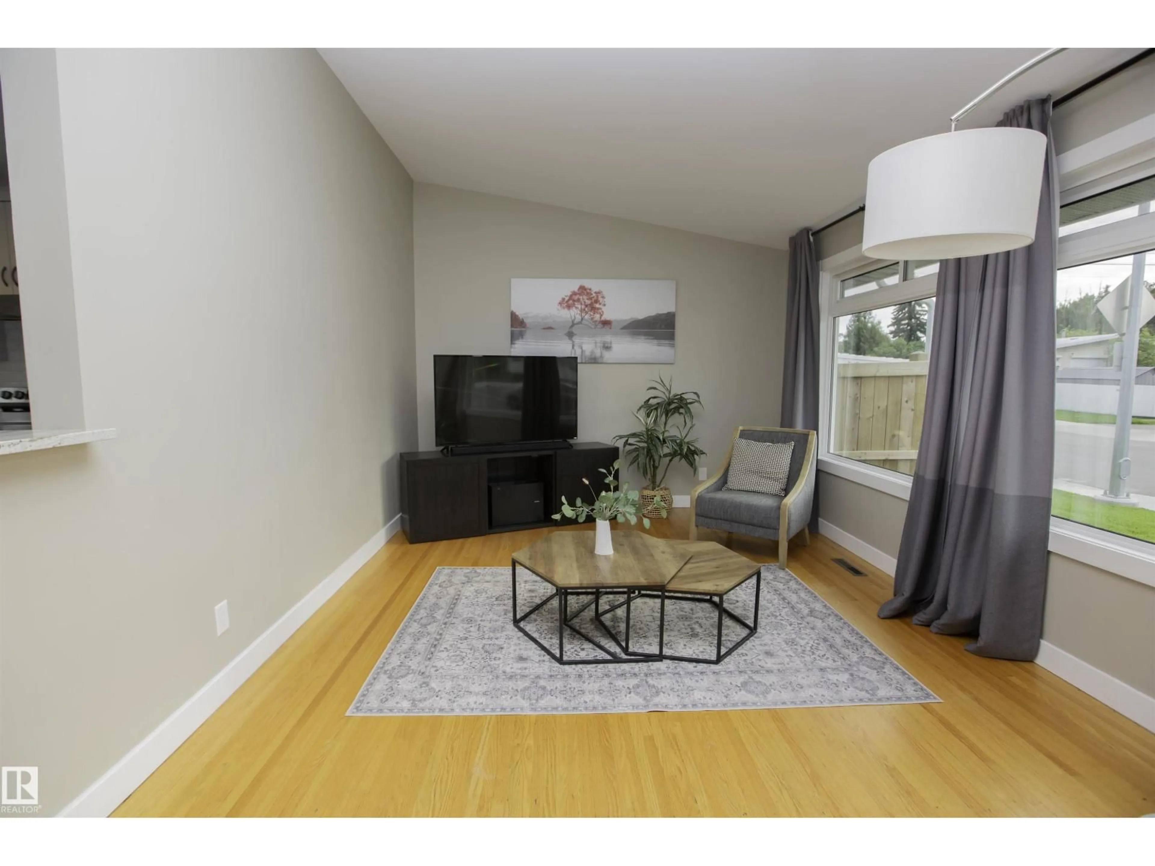 A pic of a room for 9107 58 ST, Edmonton Alberta T6B1L3