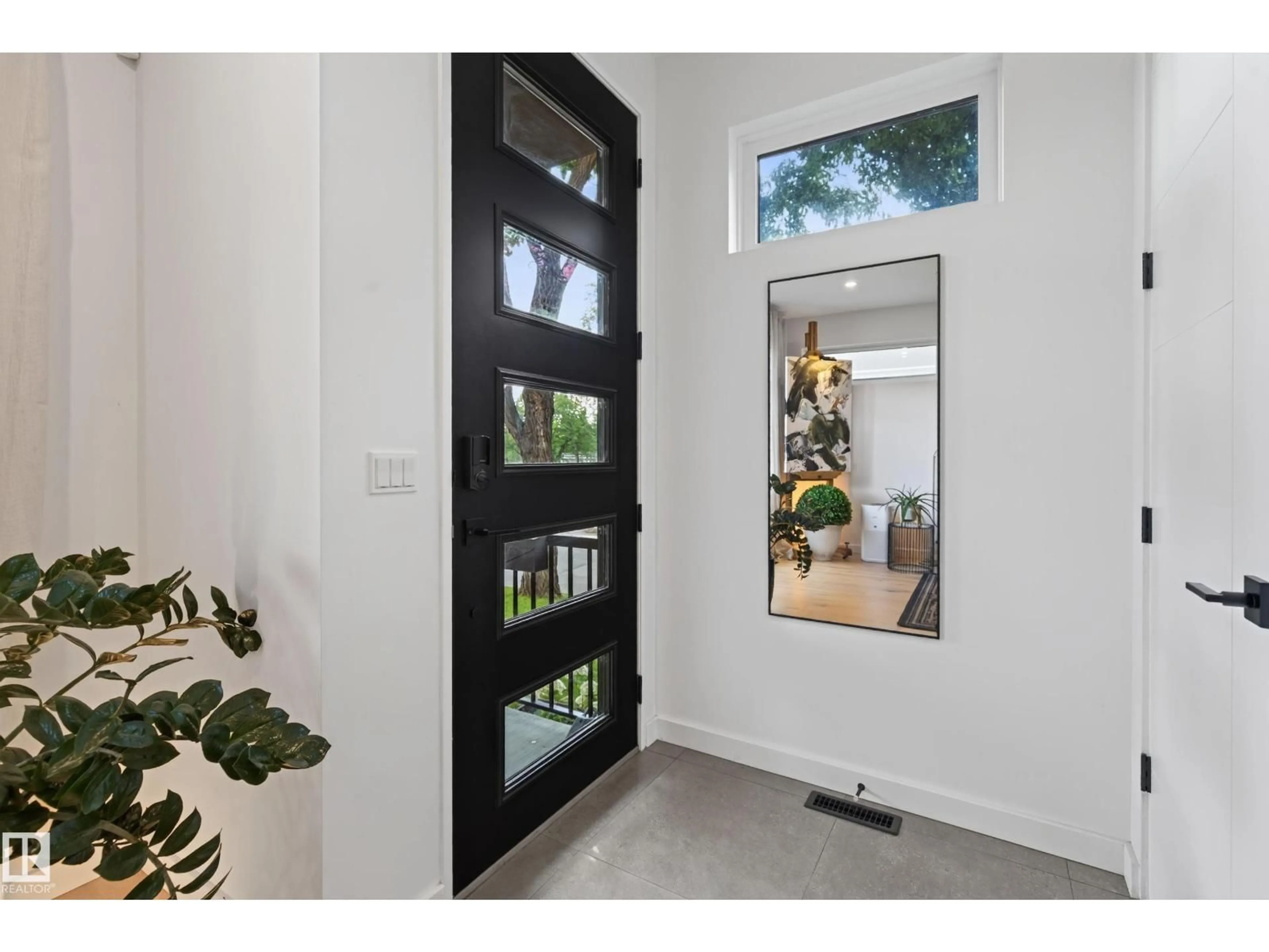 Indoor entryway for NW - 10155 84 ST, Edmonton Alberta T6A3P9