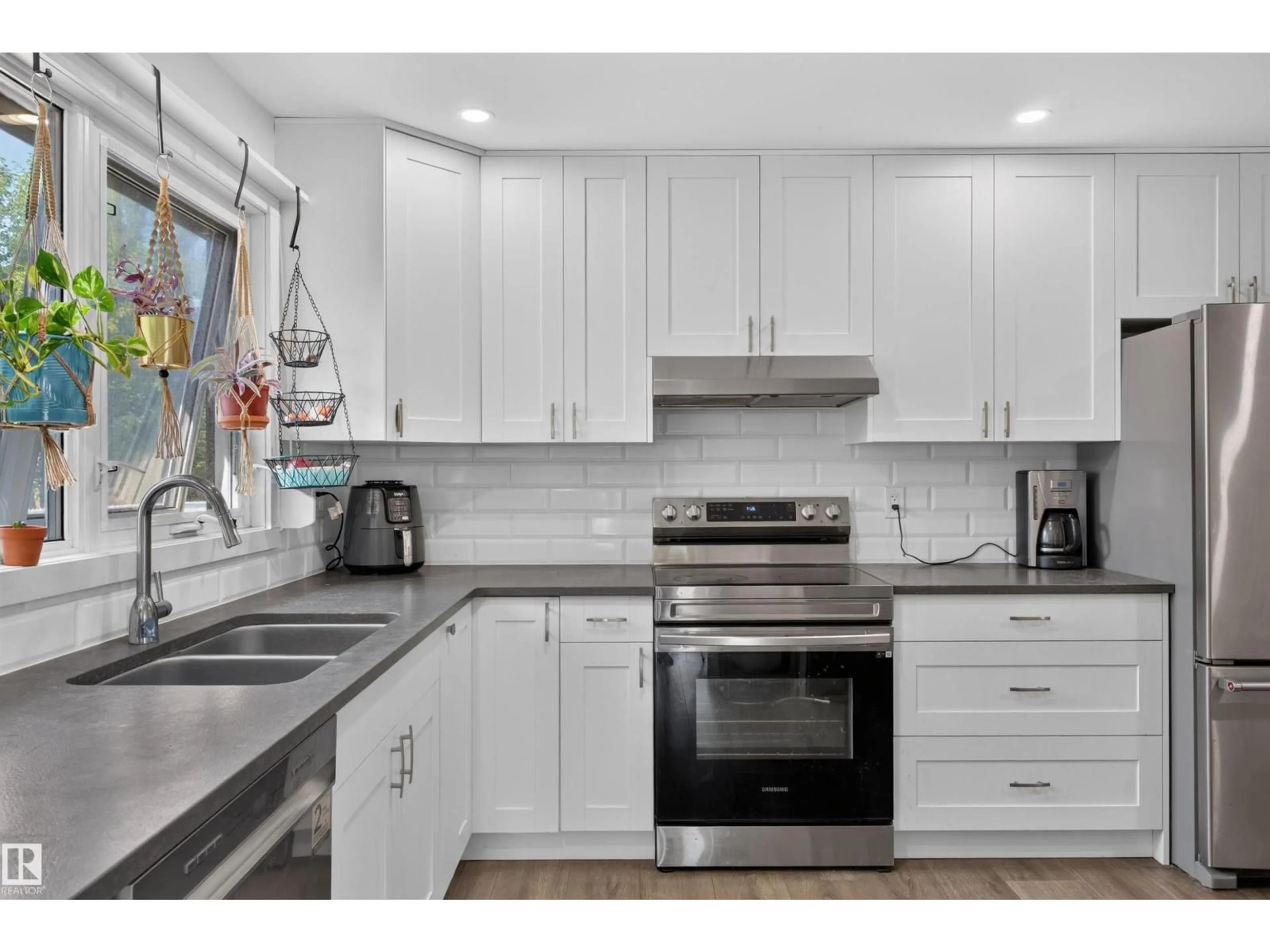 Open concept kitchen, ceramic/tile floor for NW - 4124 110 ST, Edmonton Alberta T6J2T5