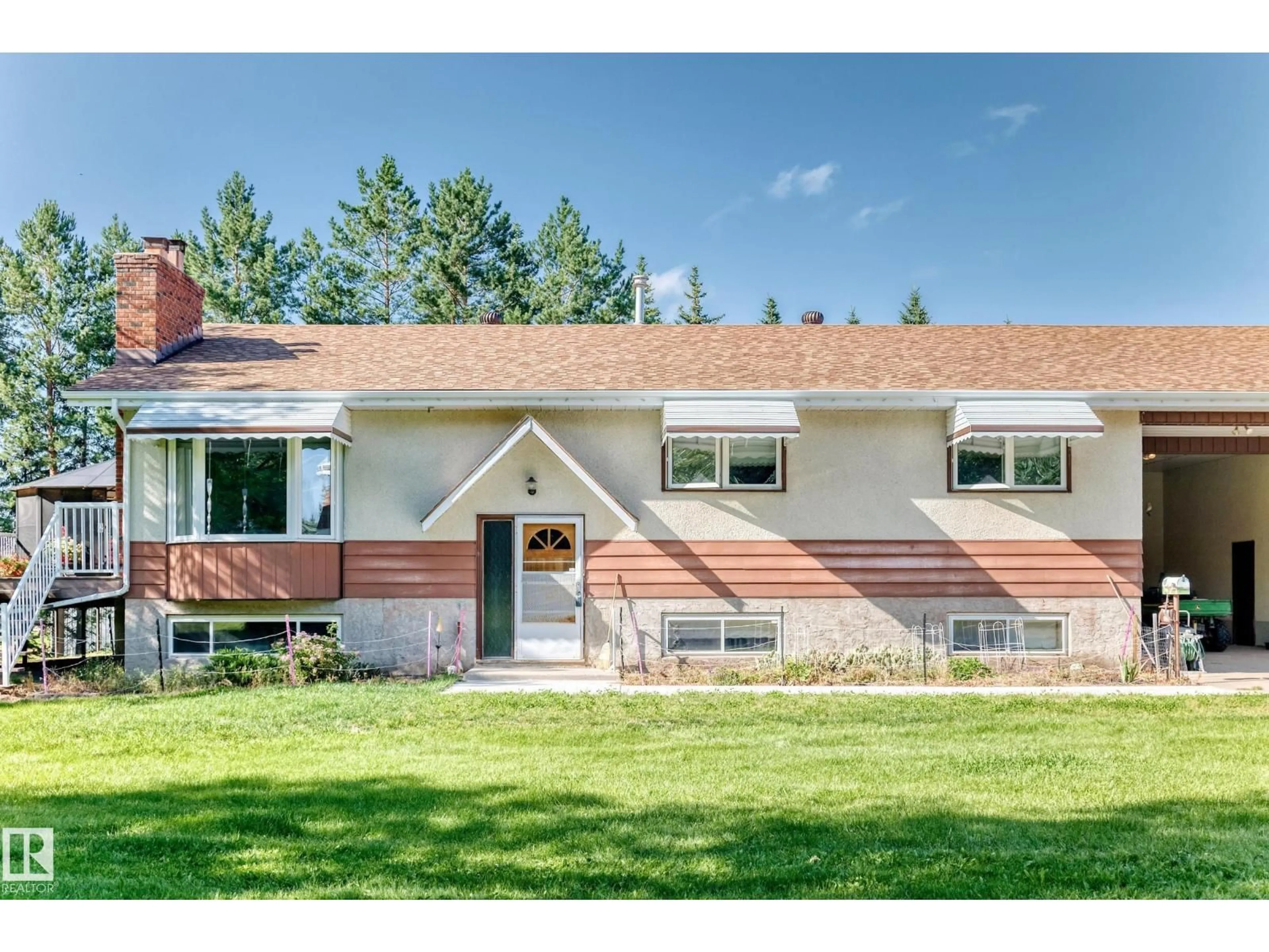 Home with vinyl exterior material, unknown for 6528 TWP ROAD 492, Rural Brazeau County Alberta T7A1R8