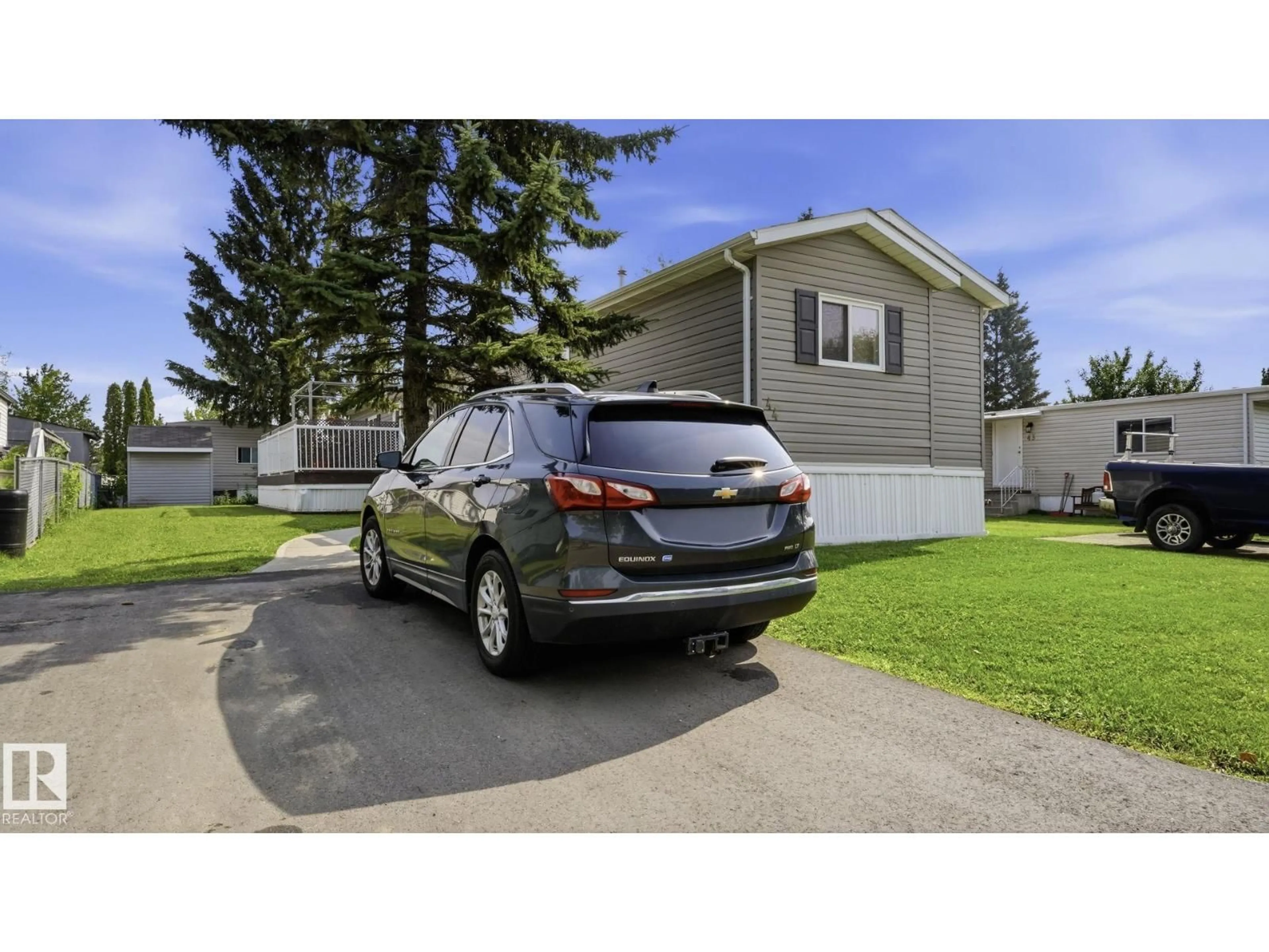 Home with vinyl exterior material, street for NW - 44 KEYHOLE CR, Edmonton Alberta T6P1B7