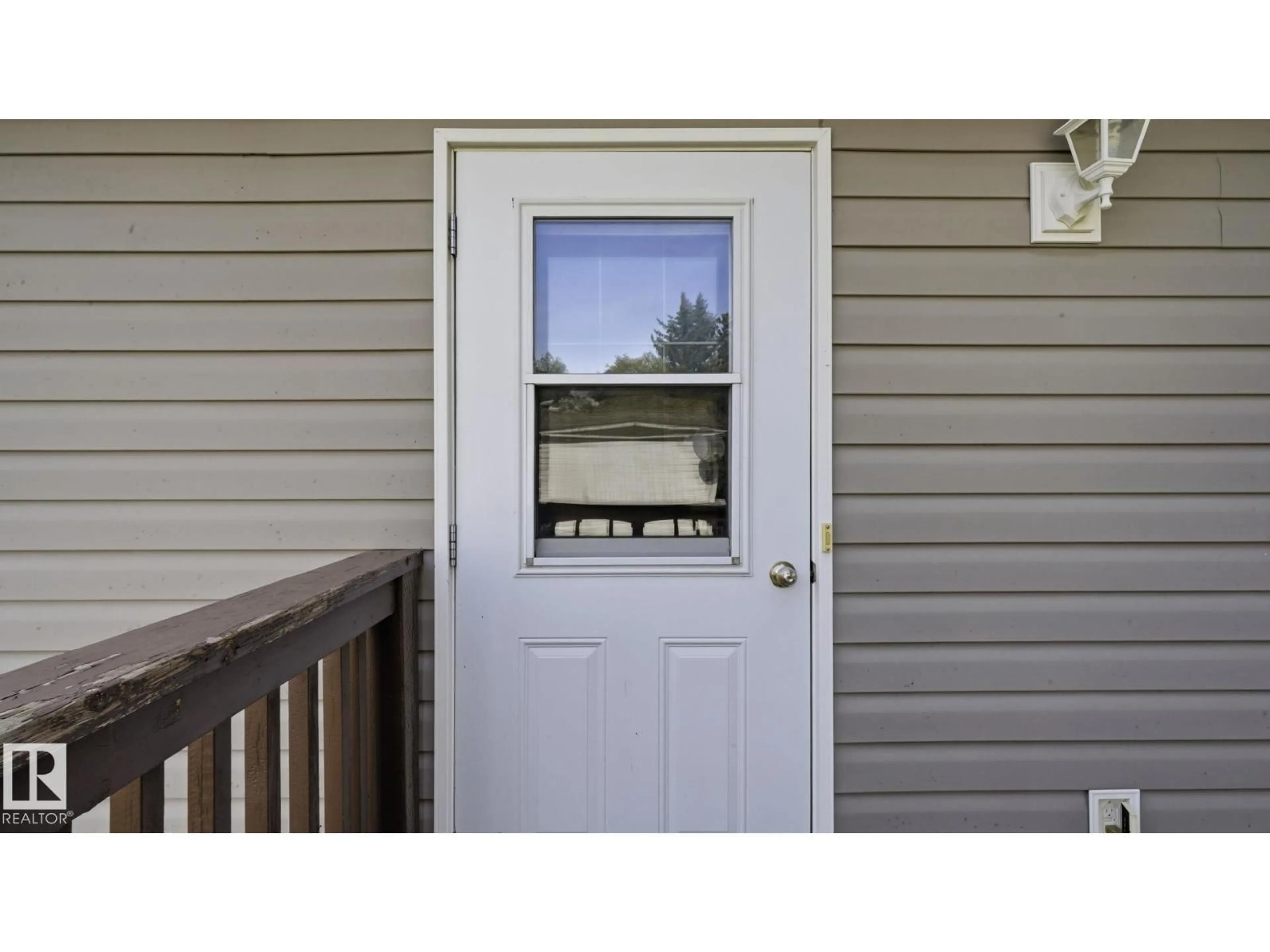 Home with vinyl exterior material, street for NW - 44 KEYHOLE CR, Edmonton Alberta T6P1B7