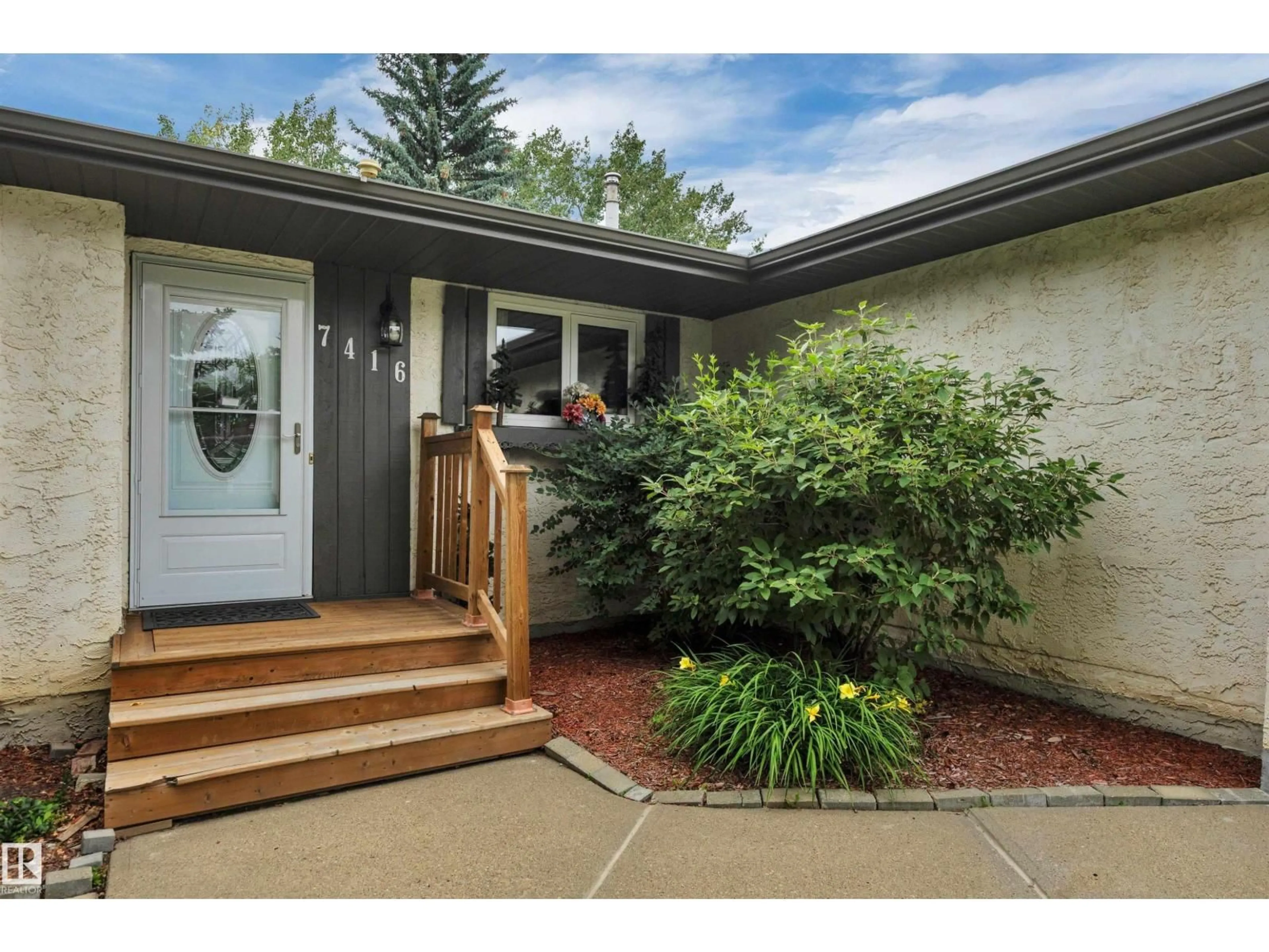 Unknown for 7416 33 AVENUE, Edmonton Alberta T6K1J4
