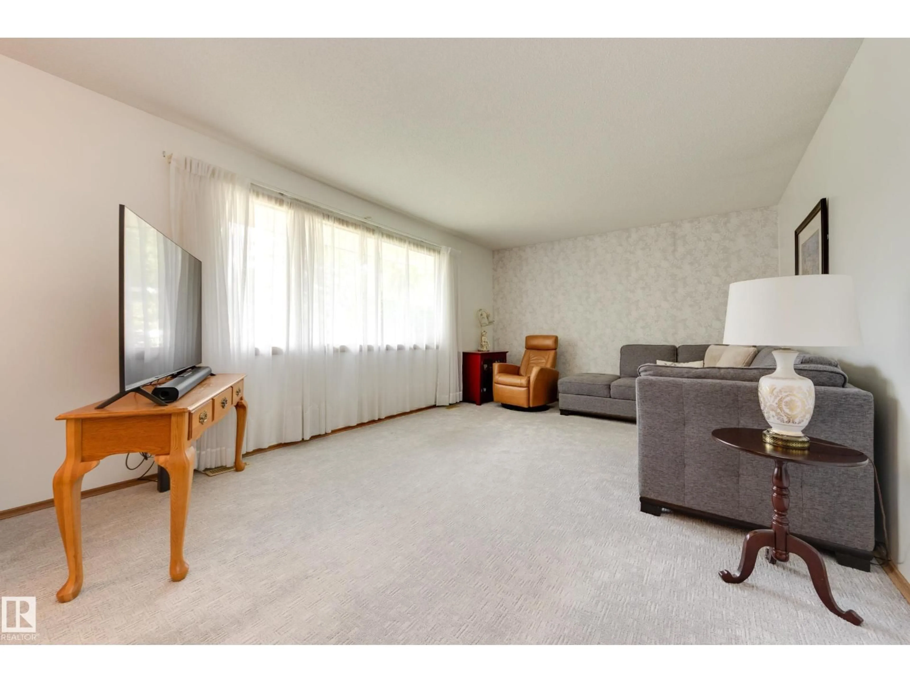 A pic of a room for 7 STRATHCONA PL, Sherwood Park Alberta T8A1G1
