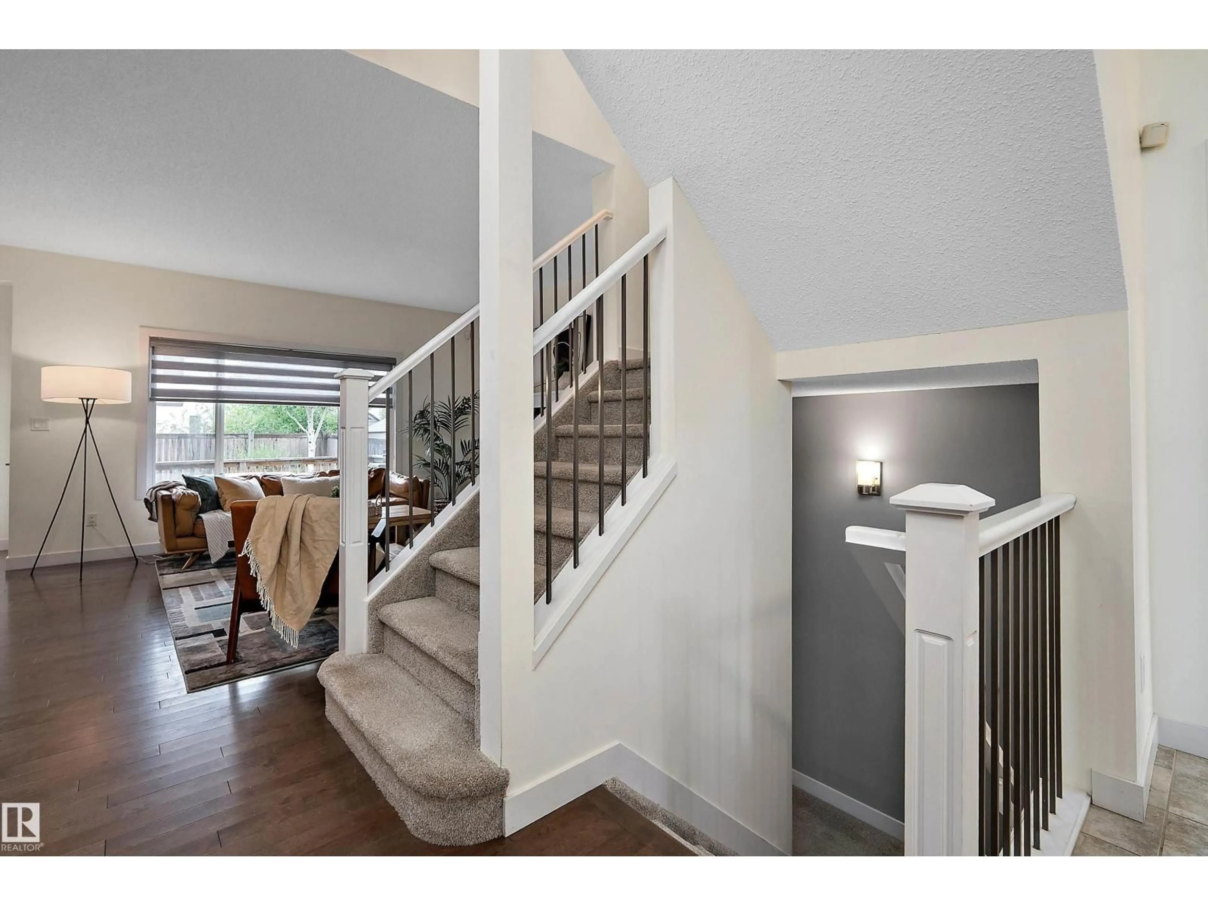 Indoor entryway for SW - 15832 11 AV, Edmonton Alberta T6W2H3