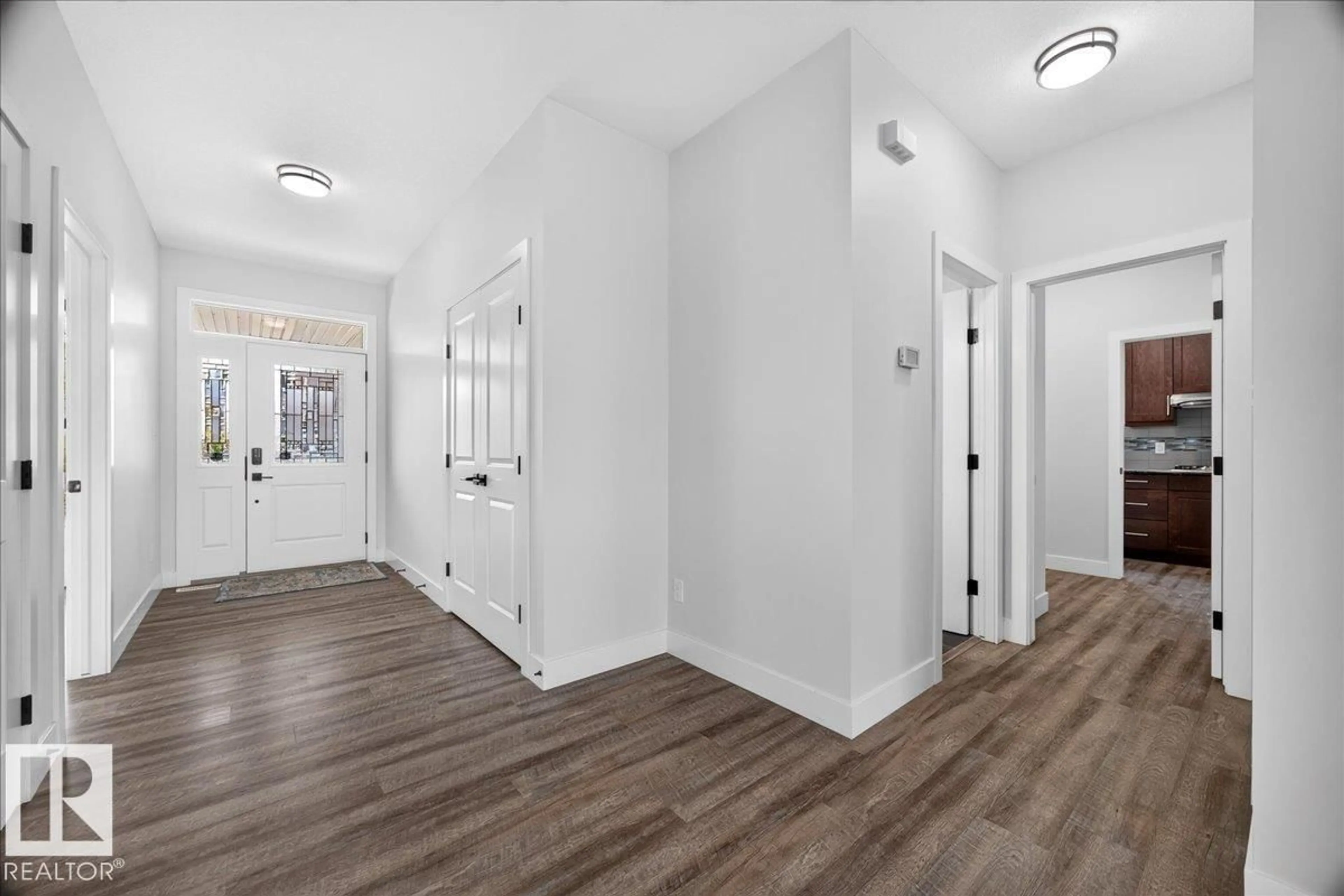 Indoor entryway for 4469 SUZANNA CR, Edmonton Alberta T6X0Y5