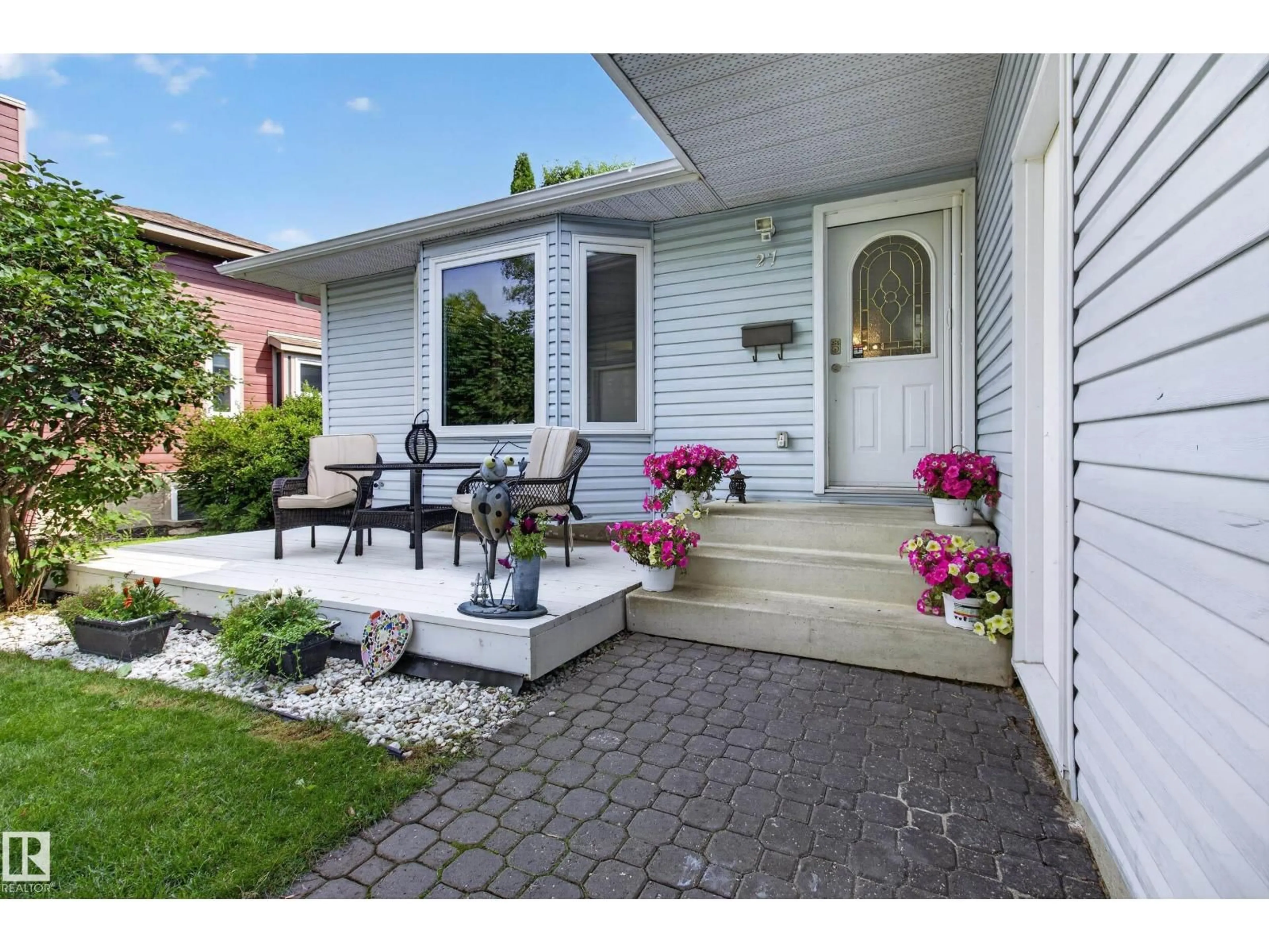 Home with vinyl exterior material, street for 27 HIGHCLIFF RD, Sherwood Park Alberta T8A5E4
