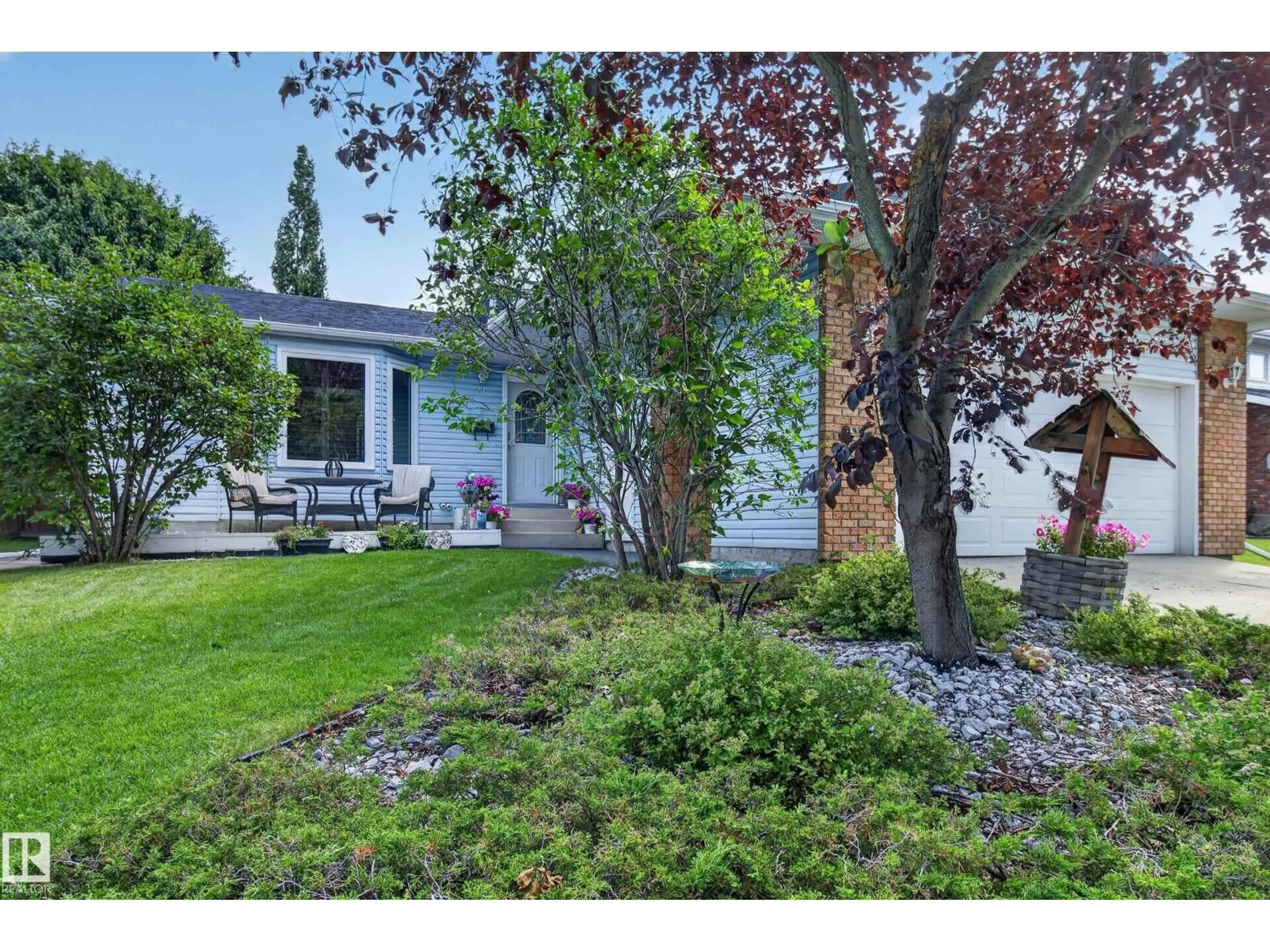 A pic from outside/outdoor area/front of a property/back of a property/a pic from drone, street for 27 HIGHCLIFF RD, Sherwood Park Alberta T8A5E4