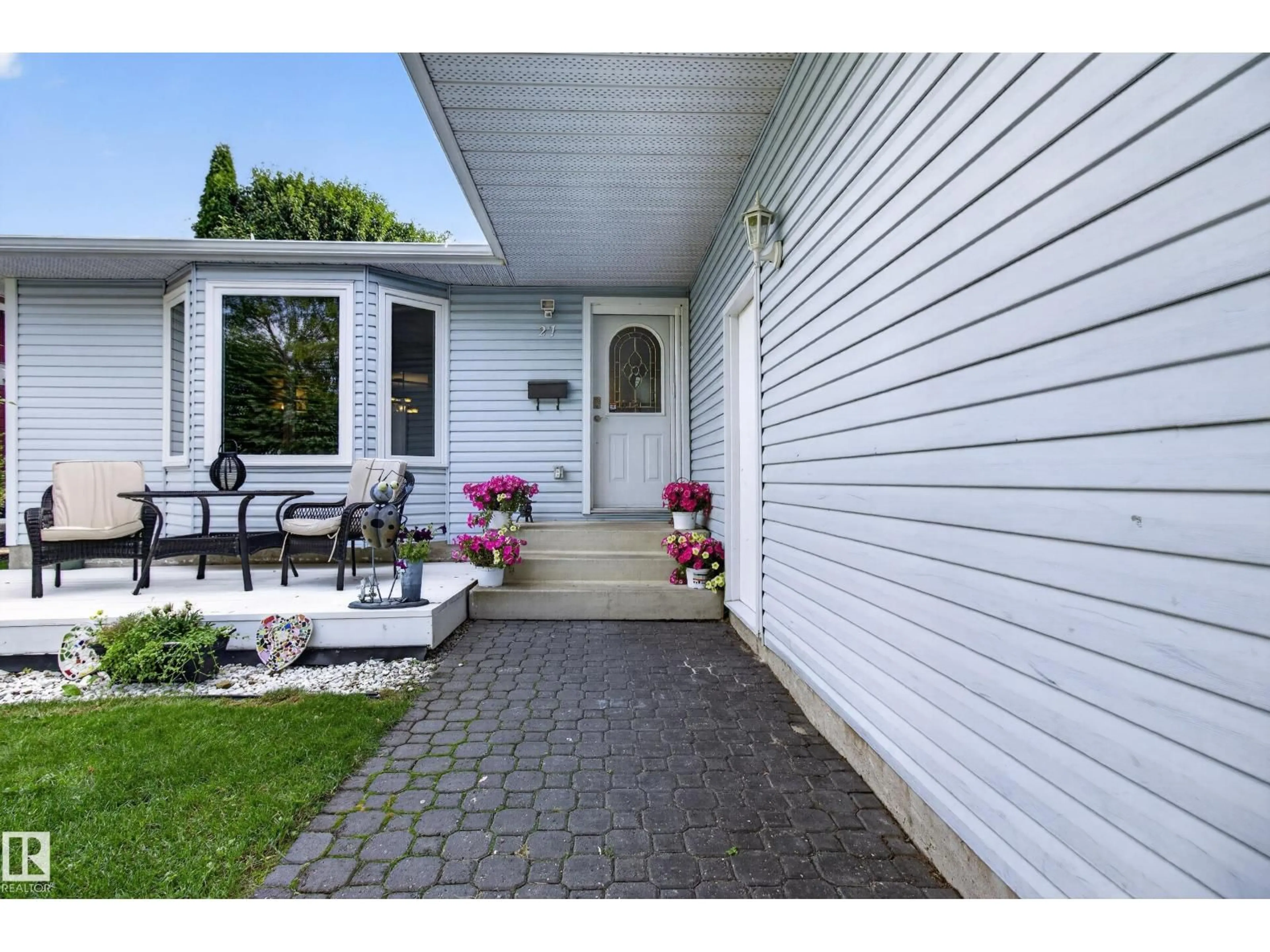 Home with vinyl exterior material, street for 27 HIGHCLIFF RD, Sherwood Park Alberta T8A5E4