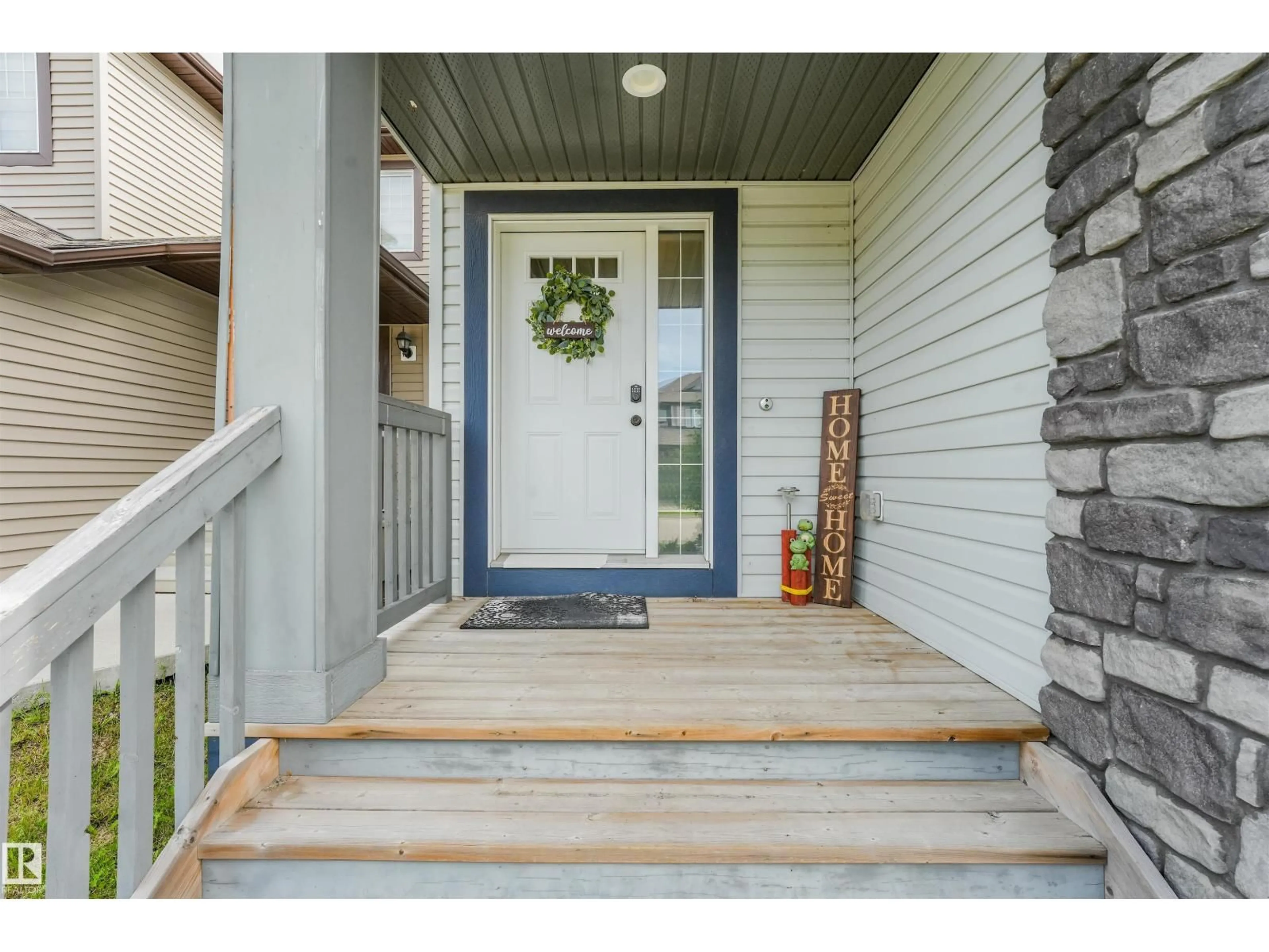 Indoor entryway for NW - 17107 38 ST, Edmonton Alberta T5Y3R8