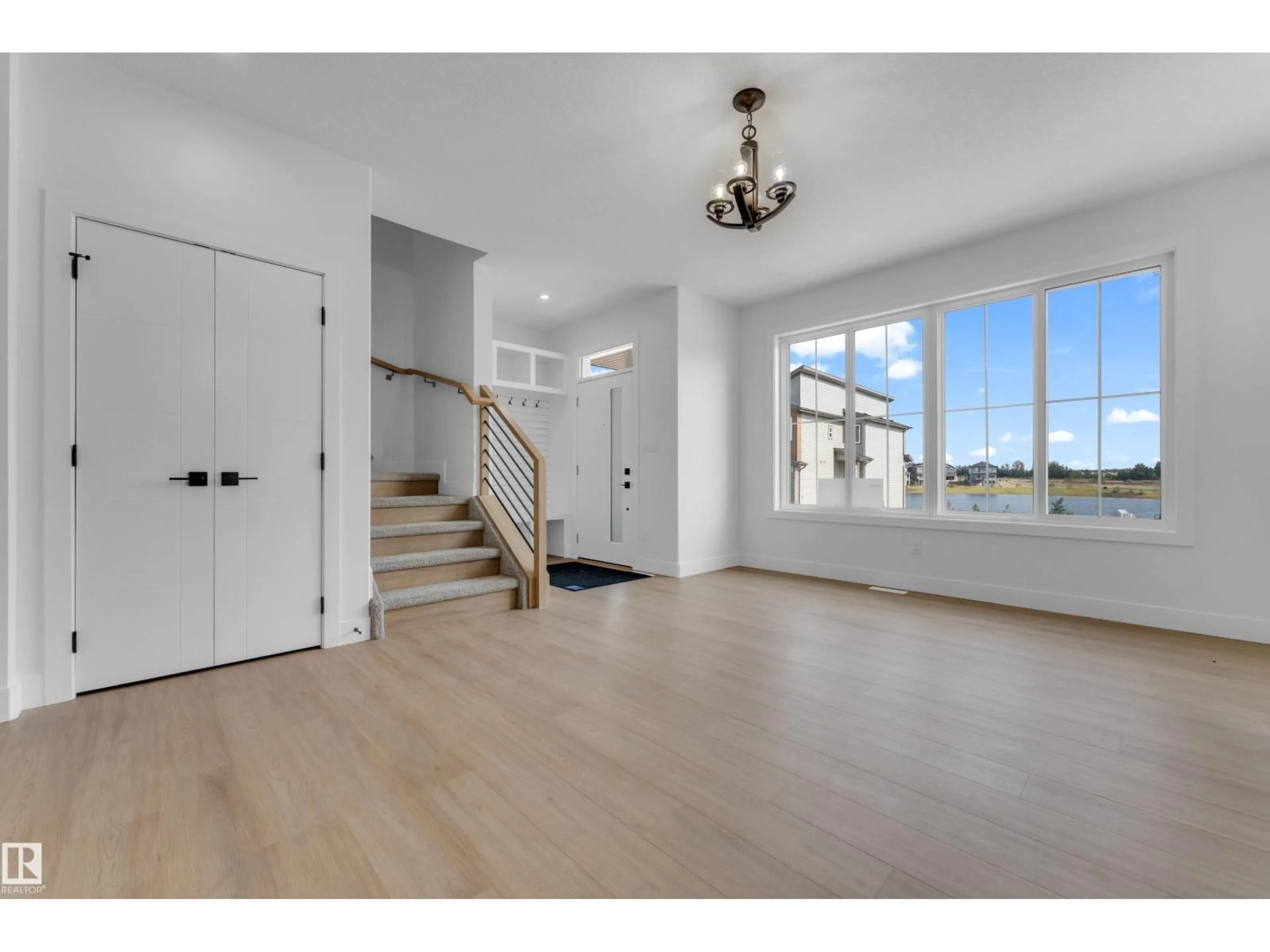 Indoor entryway for 458 CRYSTAL CREEK LI, Leduc Alberta T9E0X5