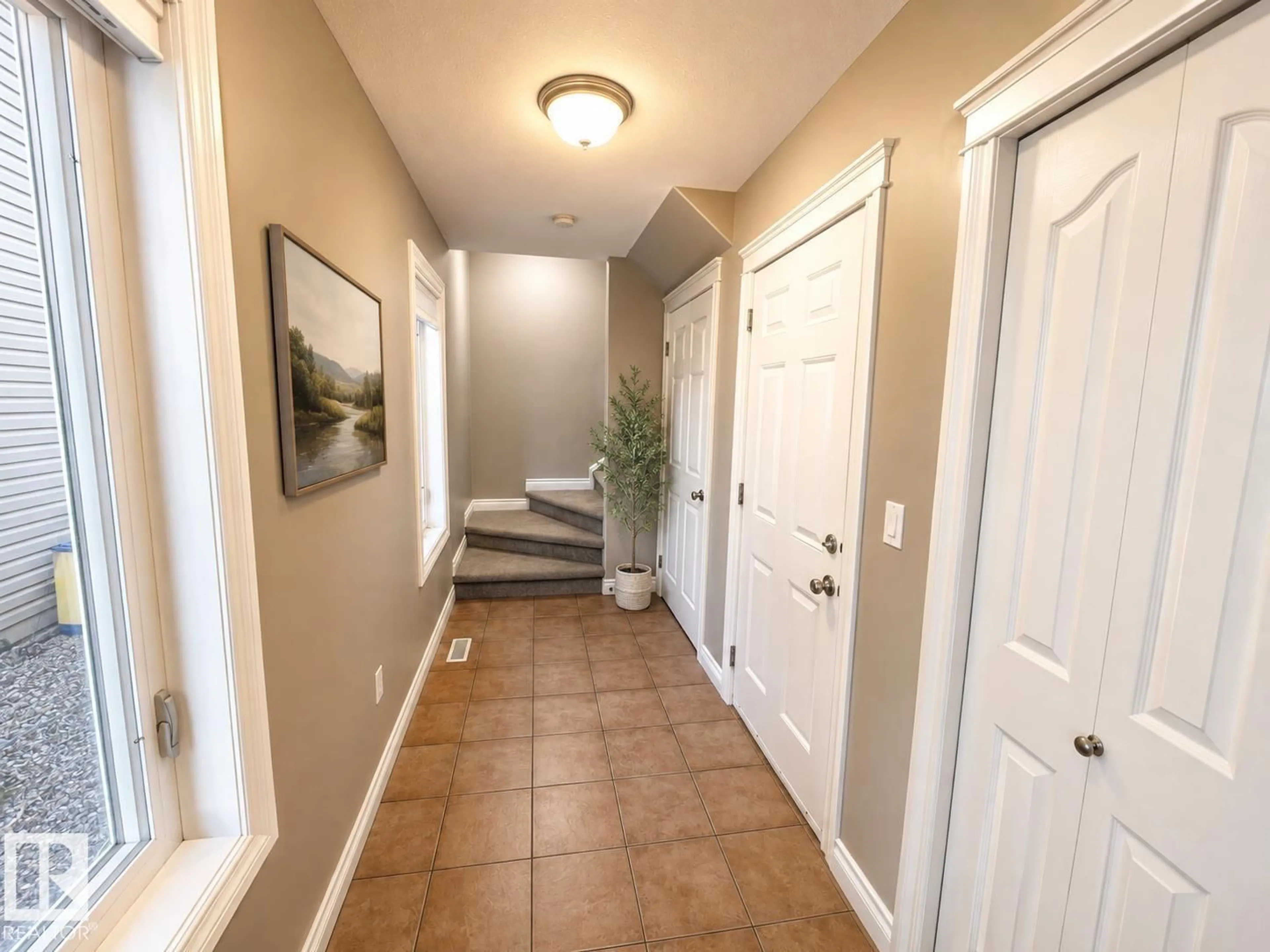 Indoor entryway for 27 DEER COULEE DR, Didsbury Alberta T0M0W0
