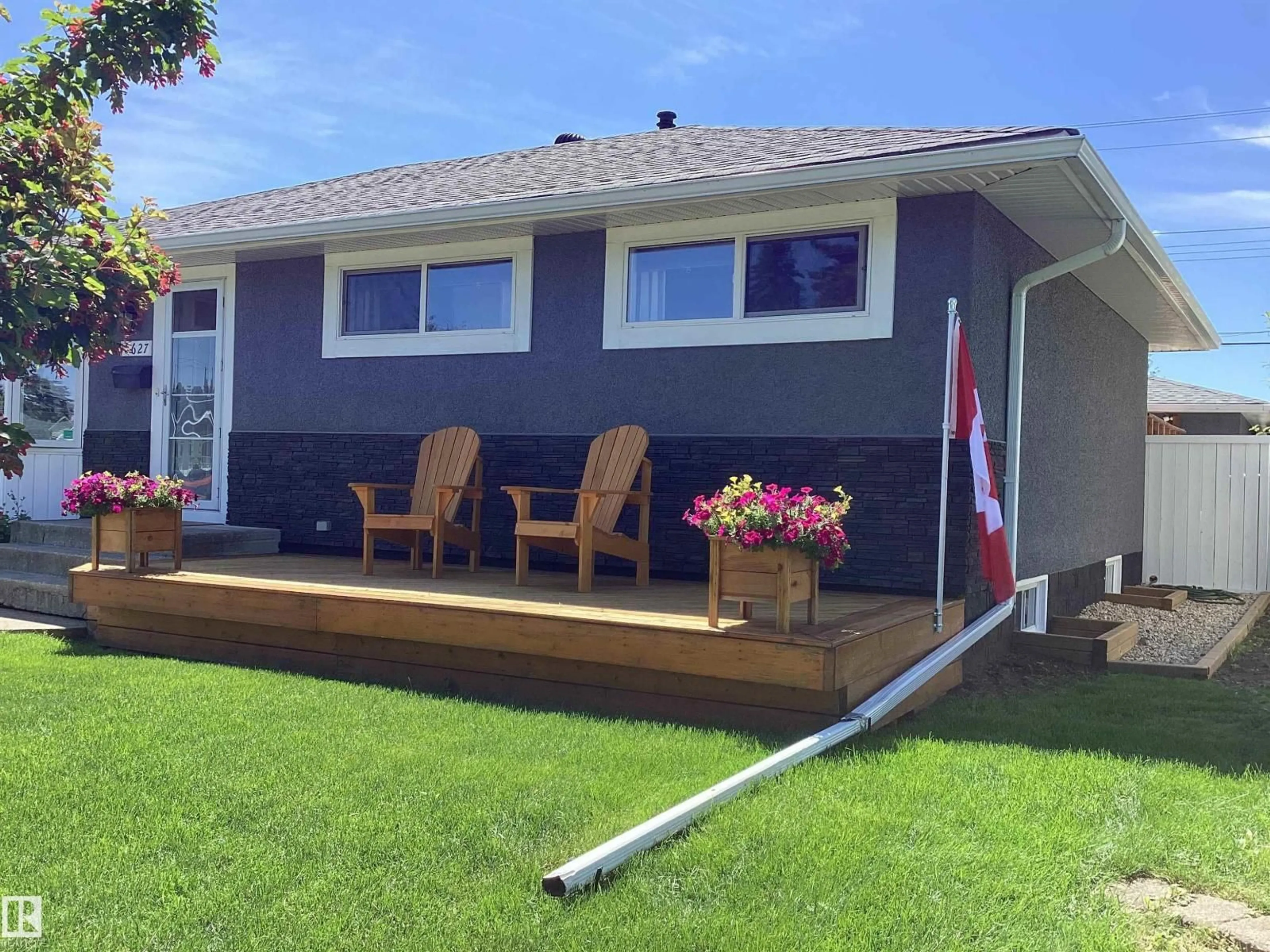 Unknown for 15627 83 AV, Edmonton Alberta T5R3T6