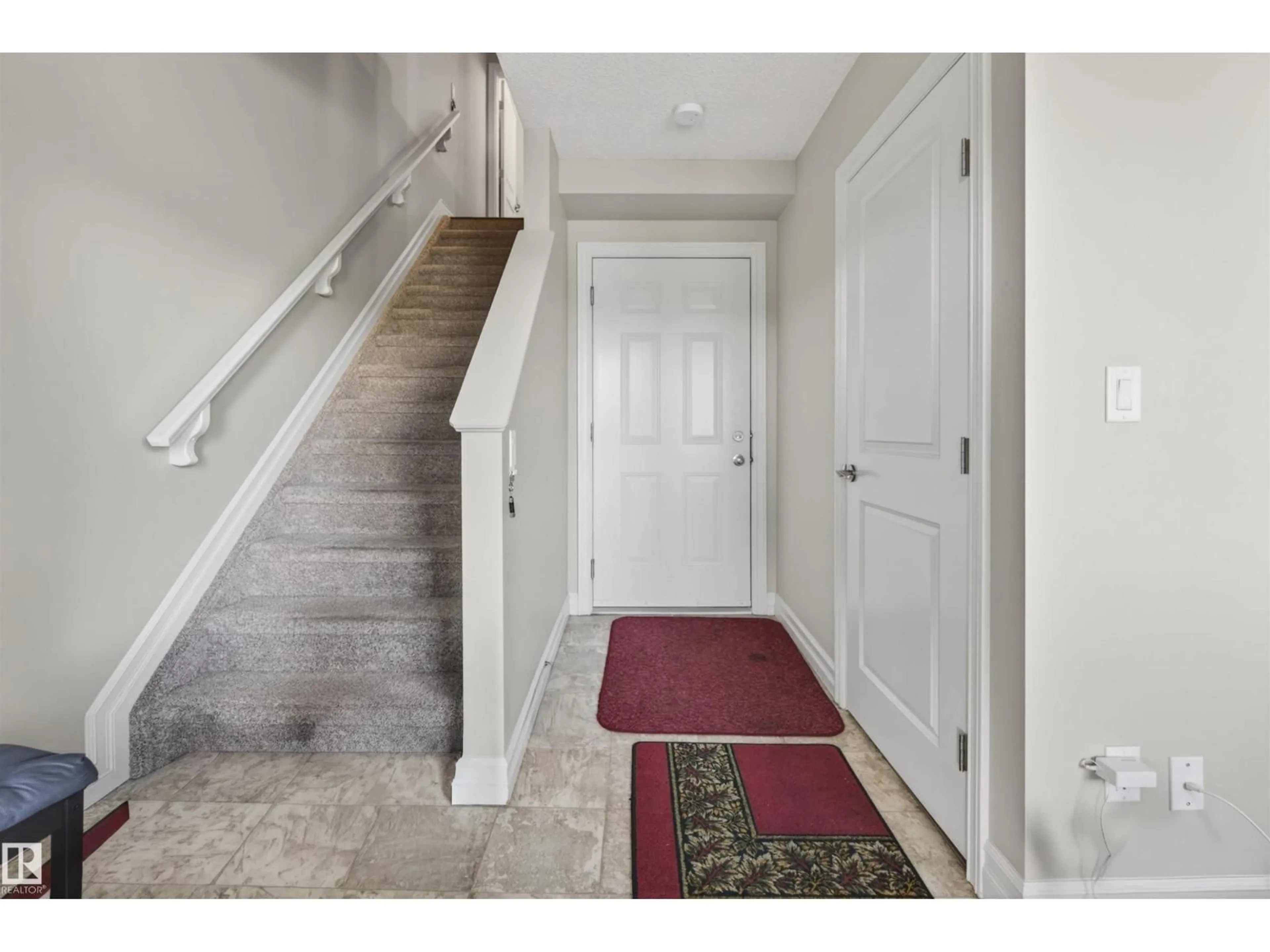 Indoor entryway for #111 - 804 WELSH DR, Edmonton Alberta T6X1Y8