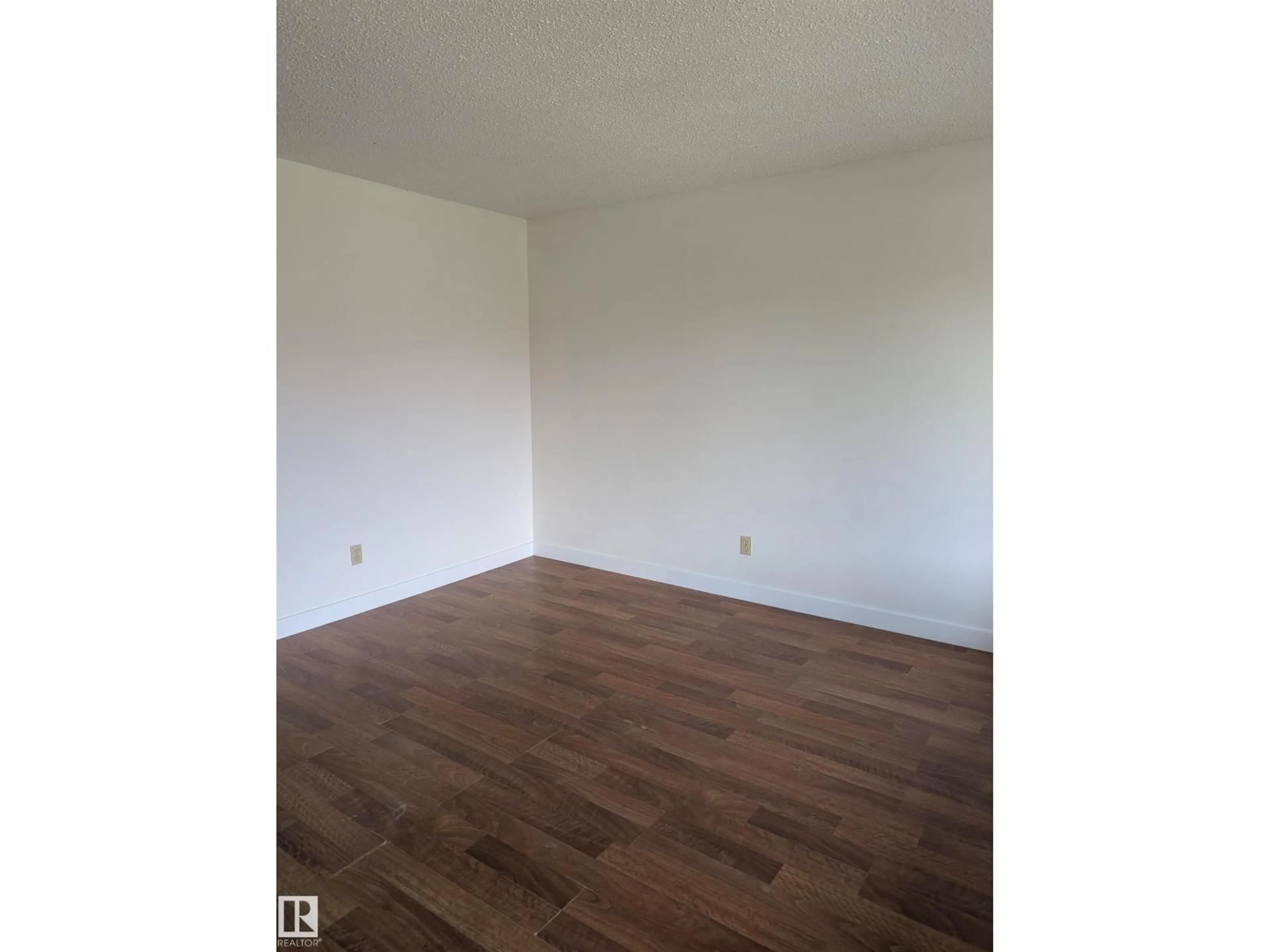 A pic of a room for 13818 114 ST, Edmonton Alberta T5X4J1