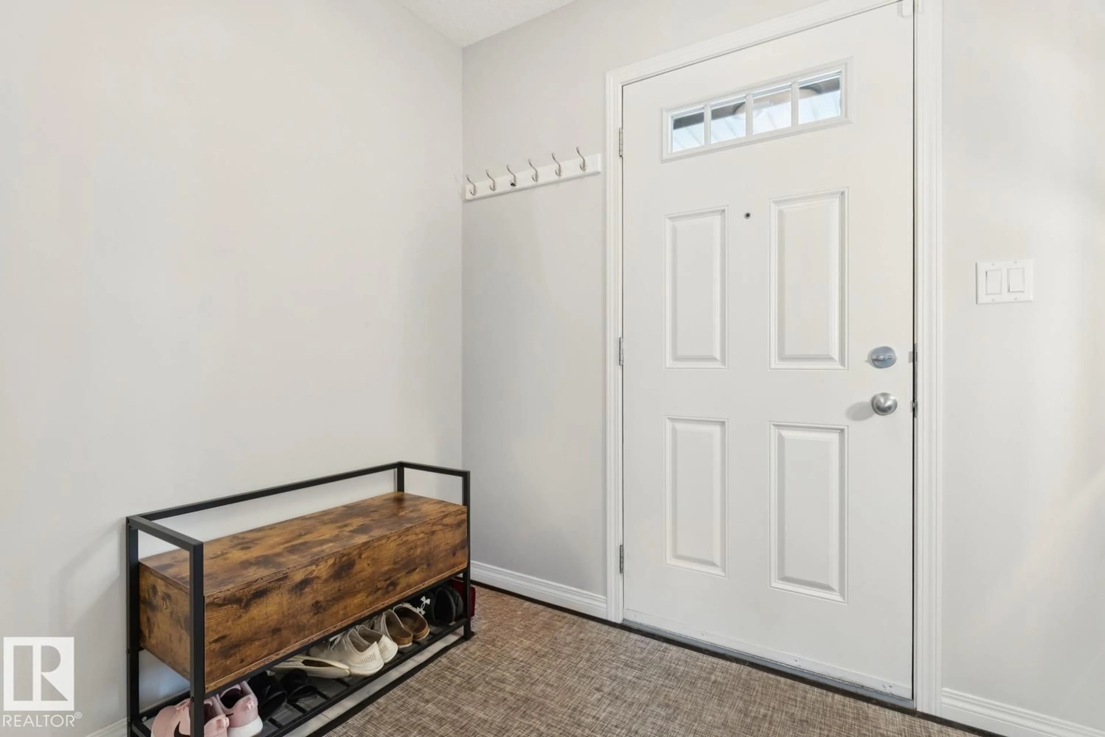 Indoor entryway for 8060 EVANS CR, Edmonton Alberta T6M0T8