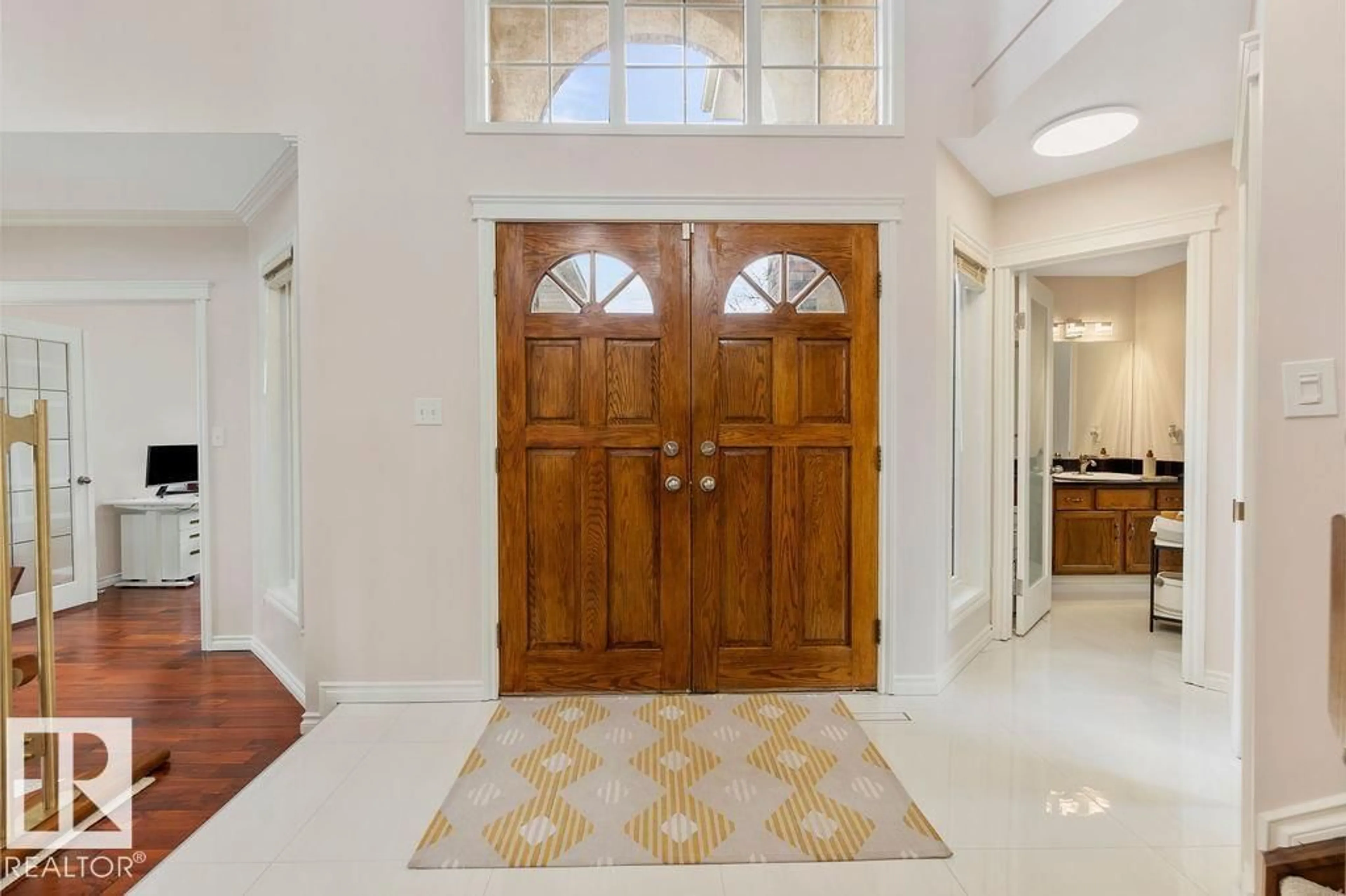 Indoor entryway for 956 OGILVIE BV, Edmonton Alberta T6R1K8