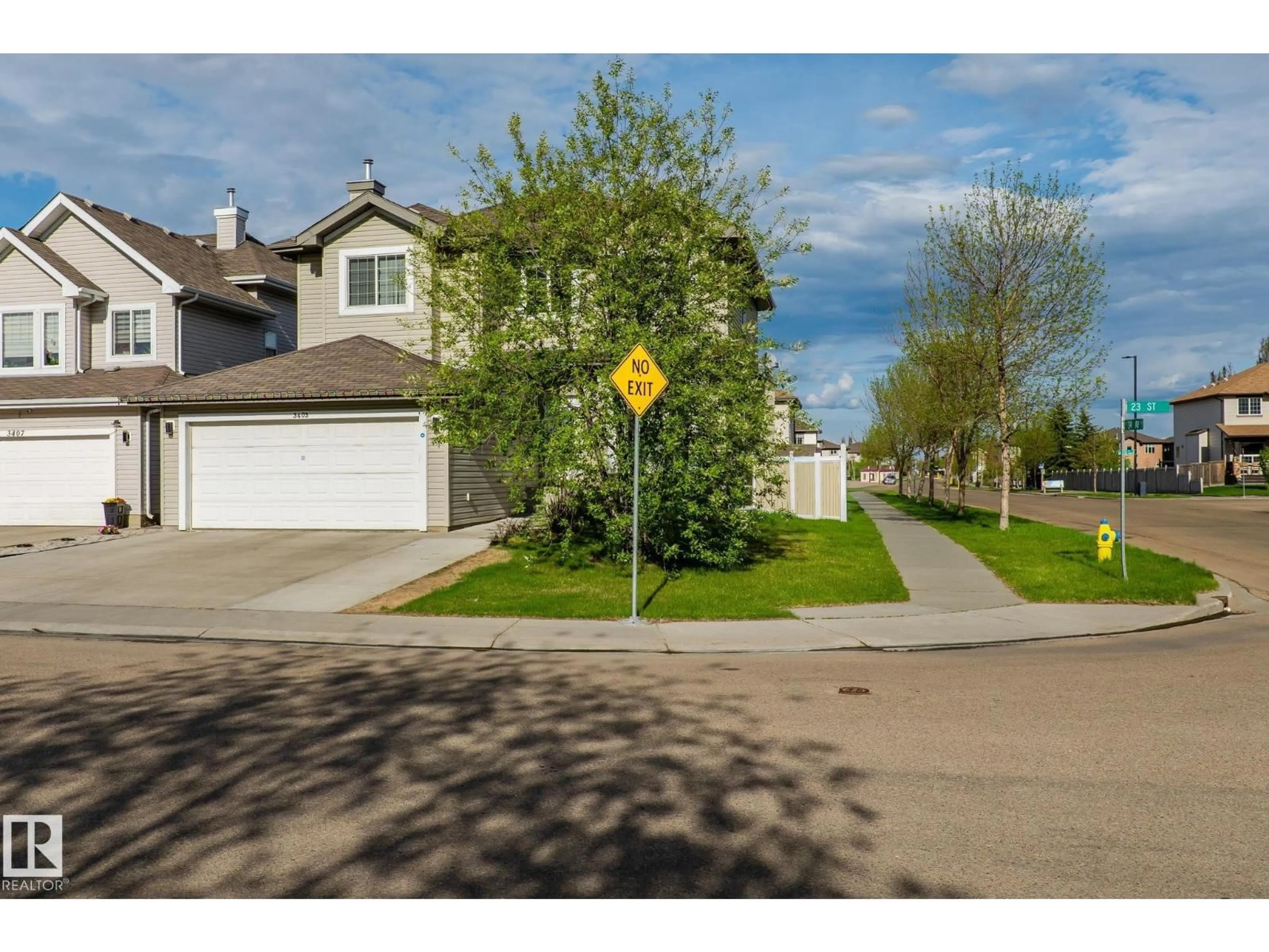 A pic from outside/outdoor area/front of a property/back of a property/a pic from drone, street for 3403 23 NW, Edmonton Alberta T6T0B2