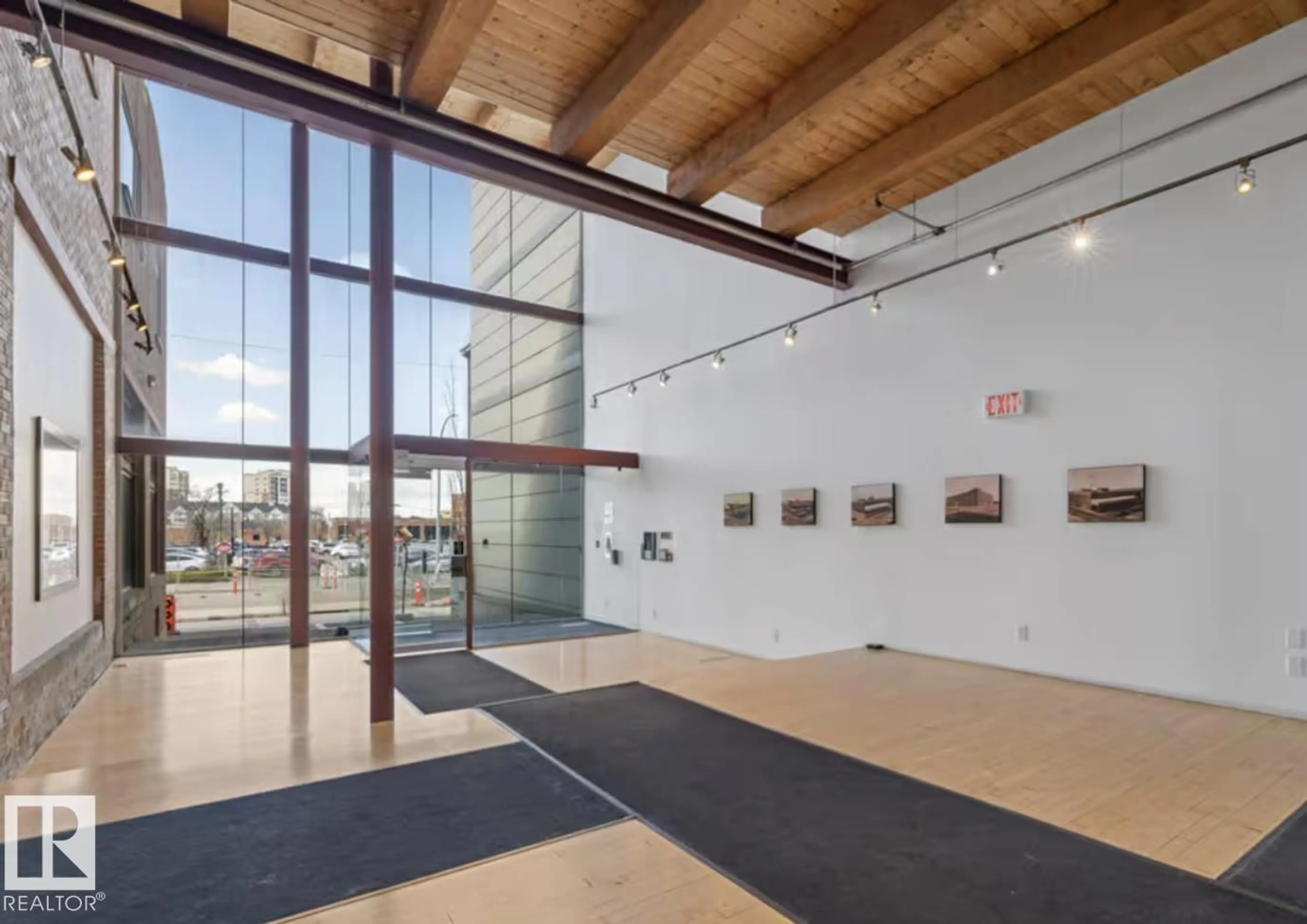 Indoor foyer for 114 - 10309 107 ST, Edmonton Alberta T5J1K3