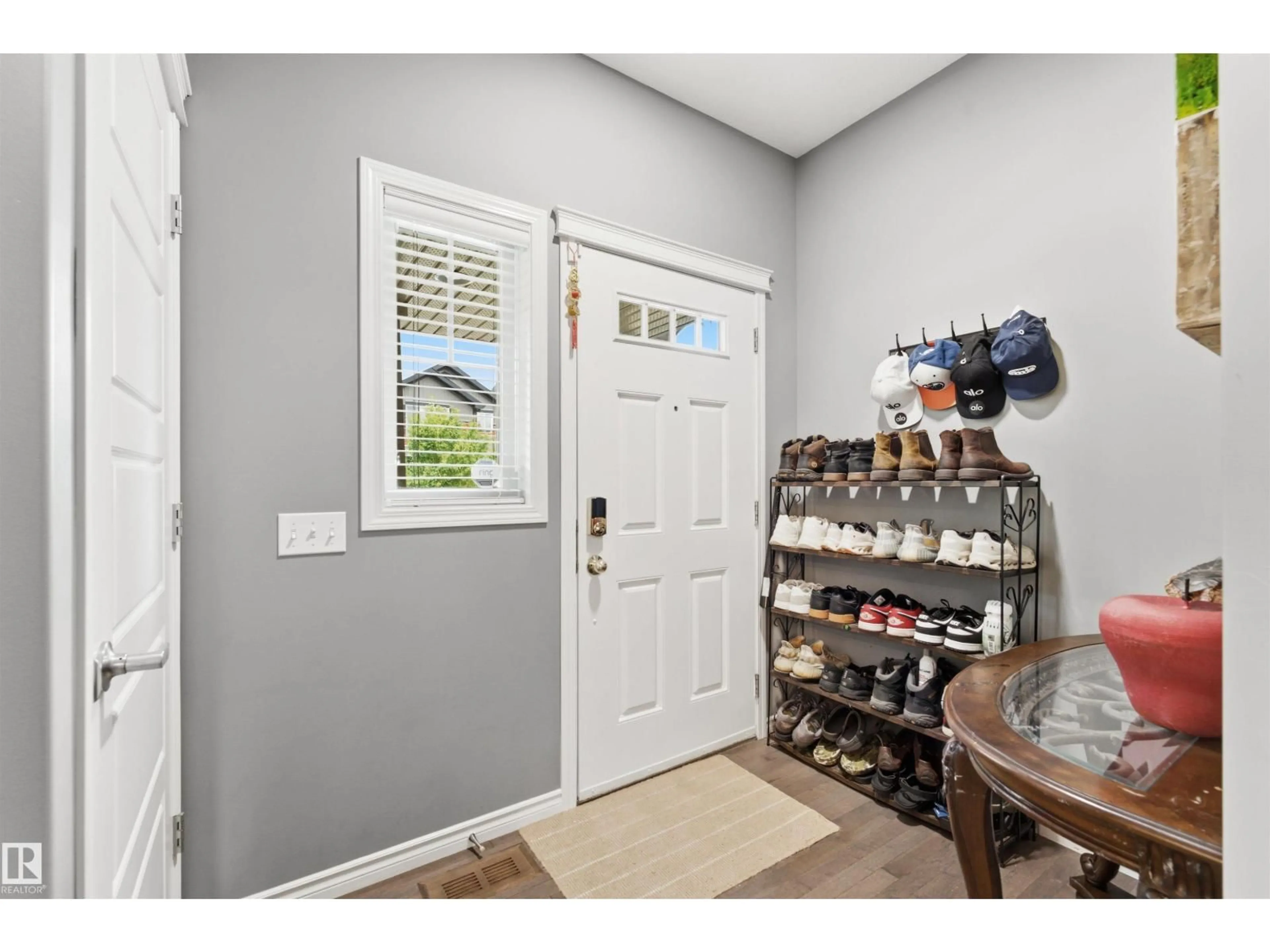 Indoor entryway for 5315 CRABAPPLE LO, Edmonton Alberta T6X1S5